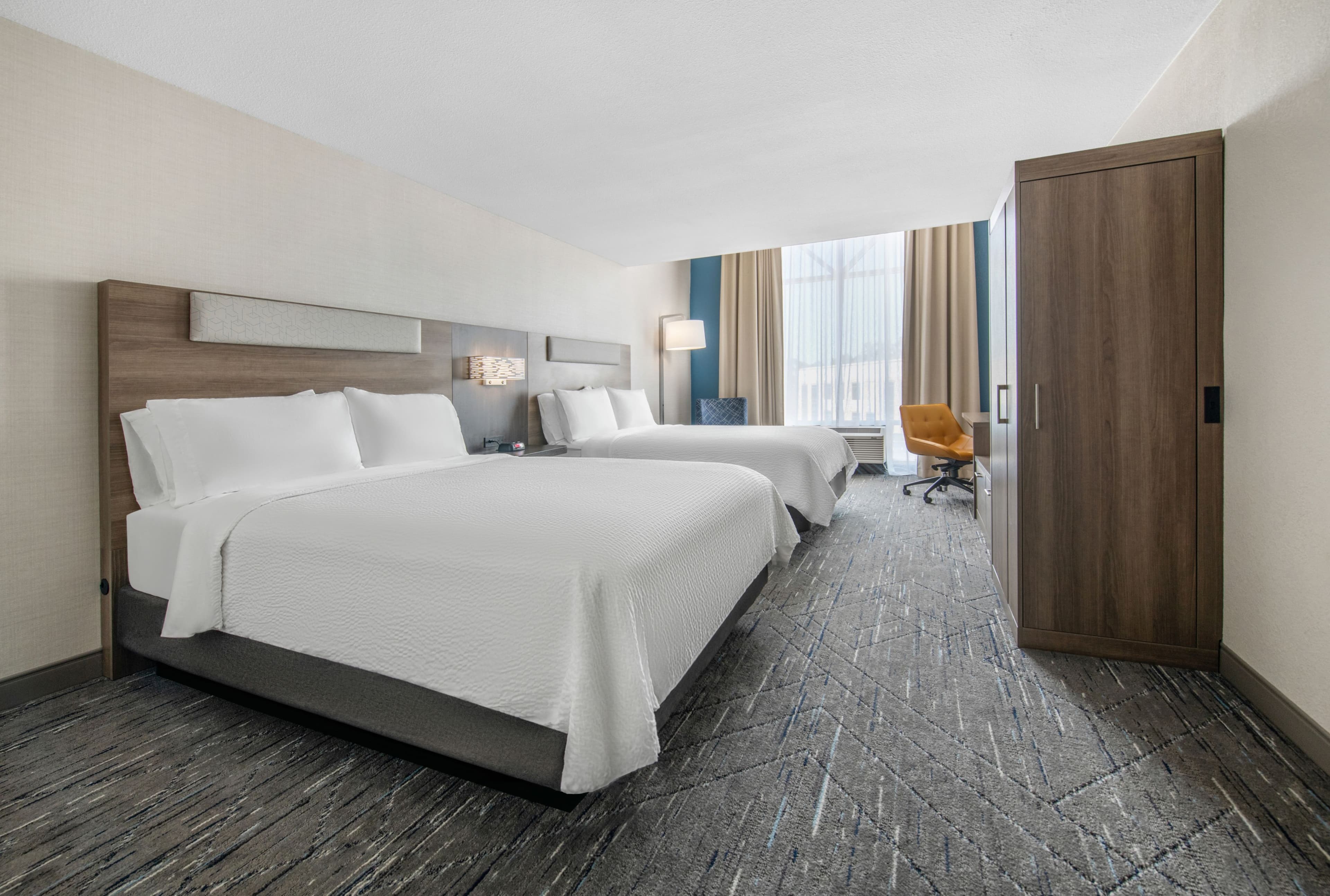 Holiday Inn Express & Suites San Diego-Sorrento Valley — 17