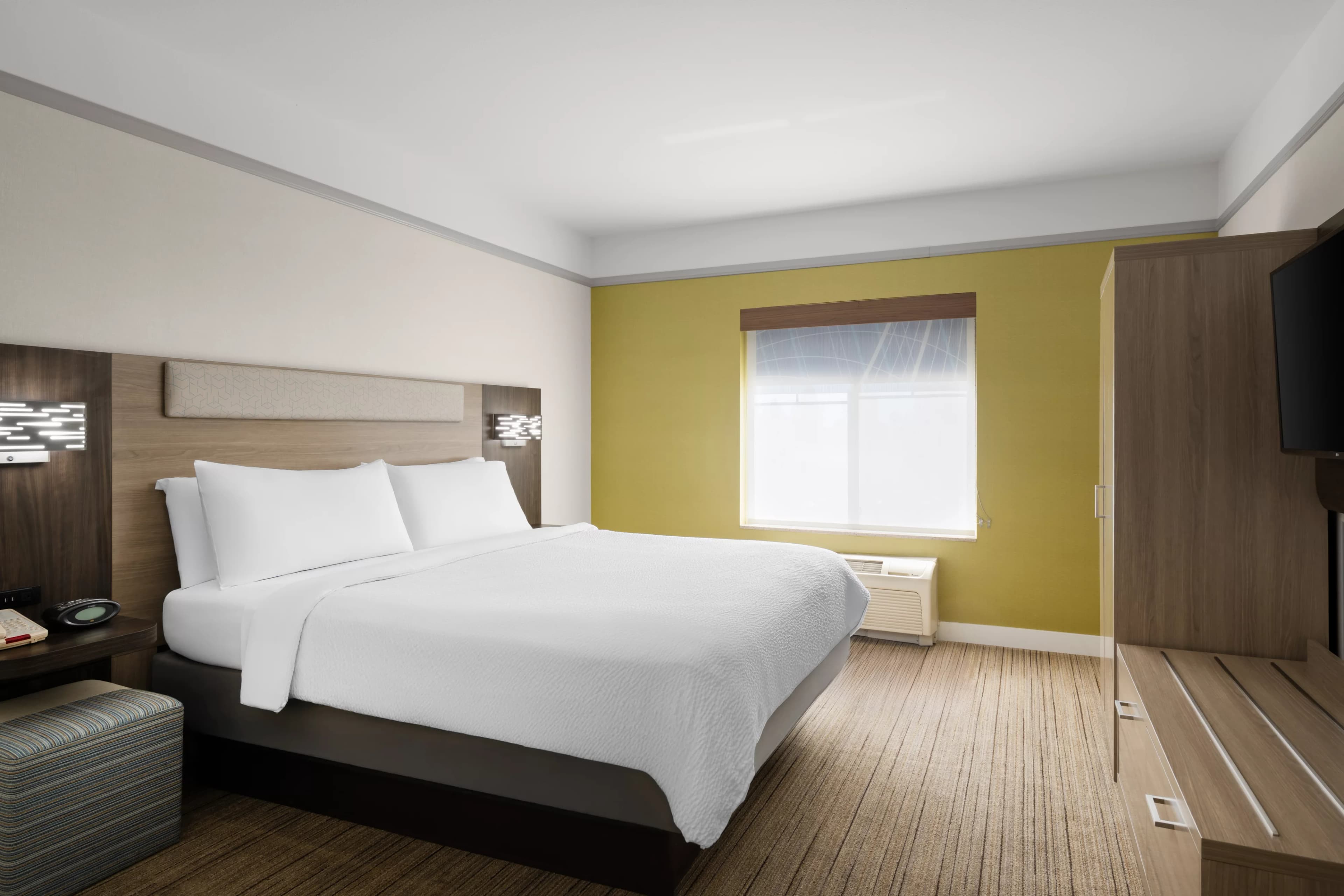 Holiday Inn Express & Suites San Dimas — 37