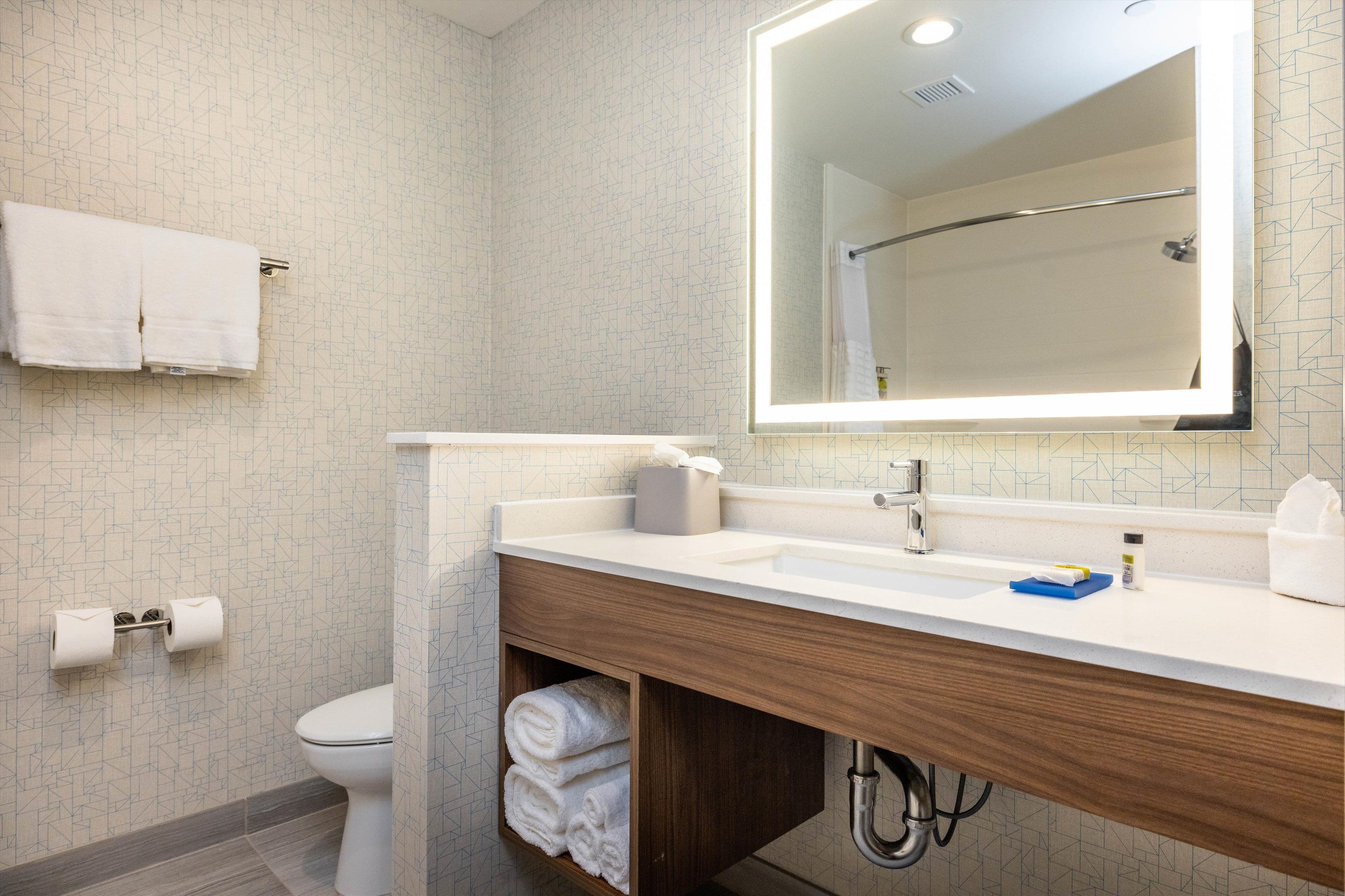 Holiday Inn Express & Suites San Jose – Silicon Valley — 45