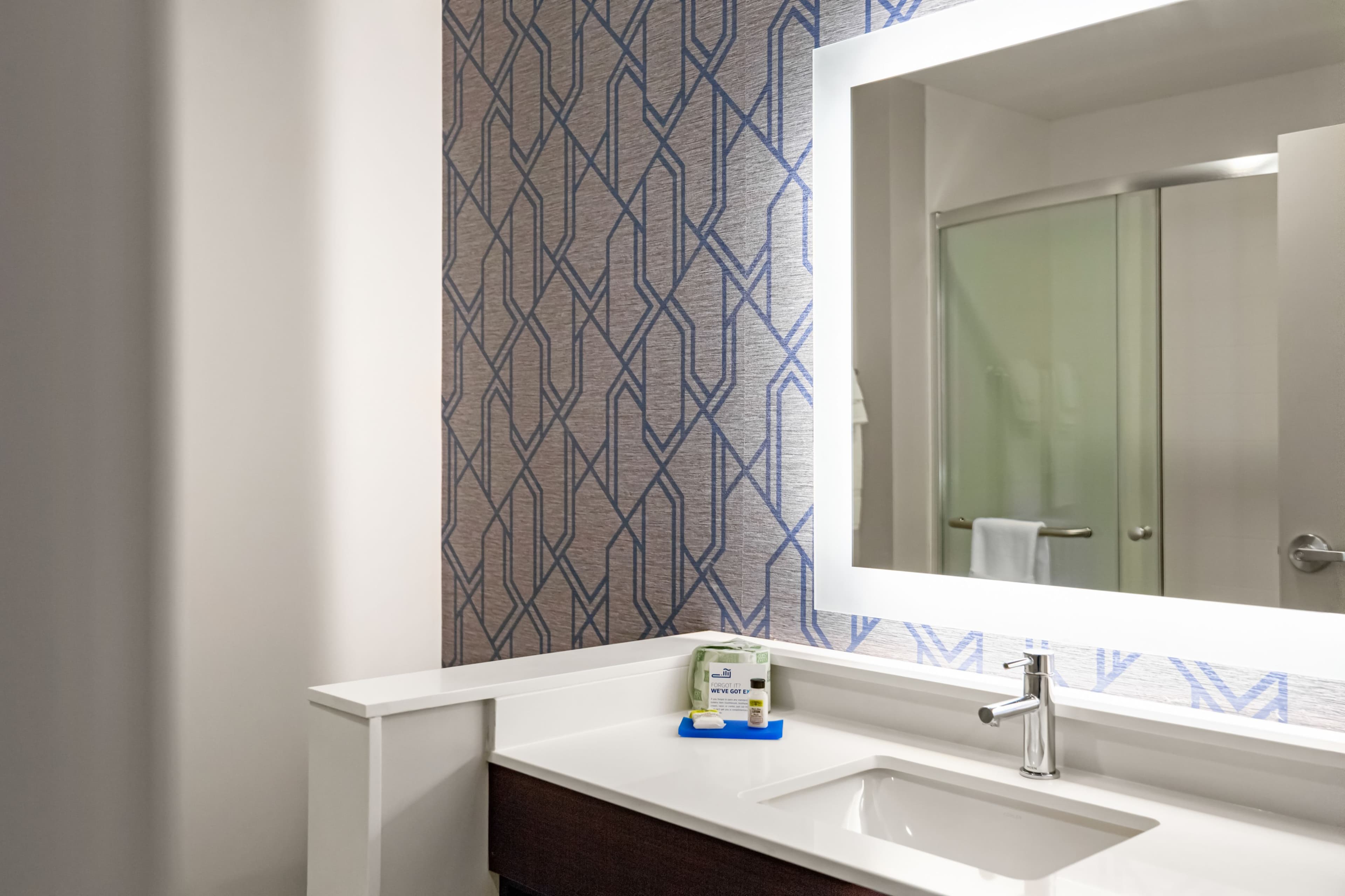 Holiday Inn Express & Suites Sanford- Lake Mary - Image 5