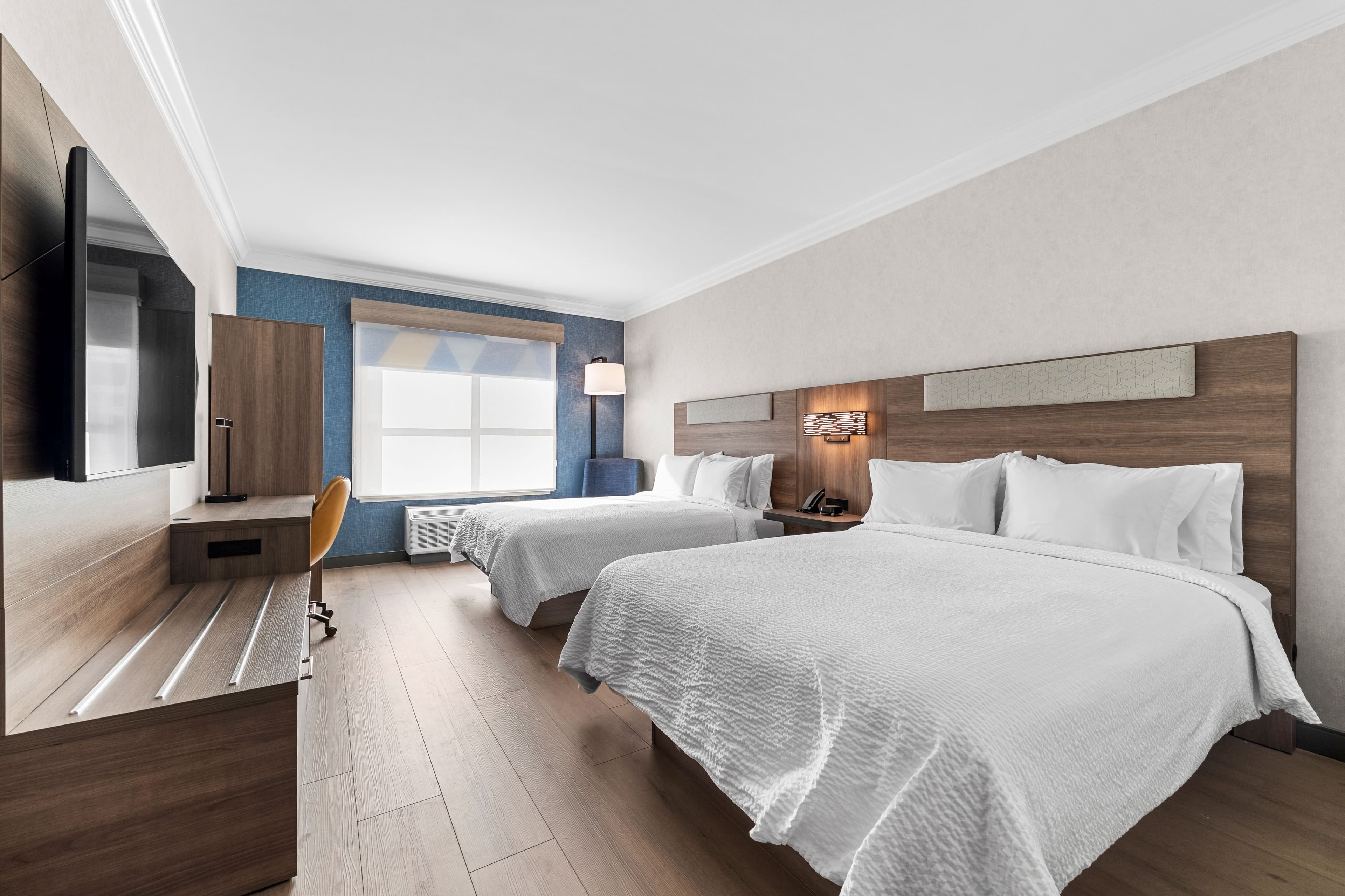 Holiday Inn Express & Suites Santa Cruz — 14