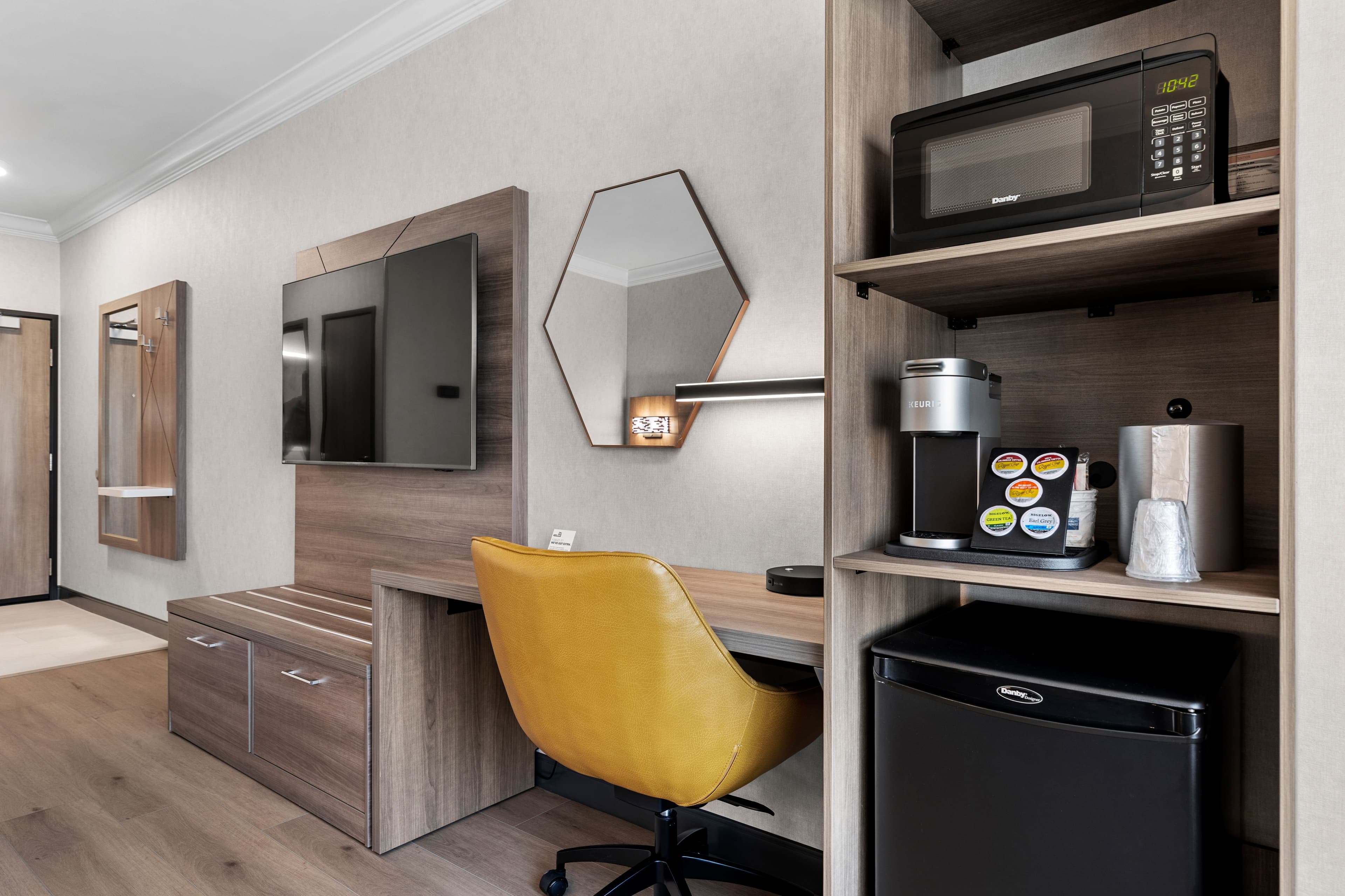 Holiday Inn Express & Suites Santa Cruz — 6