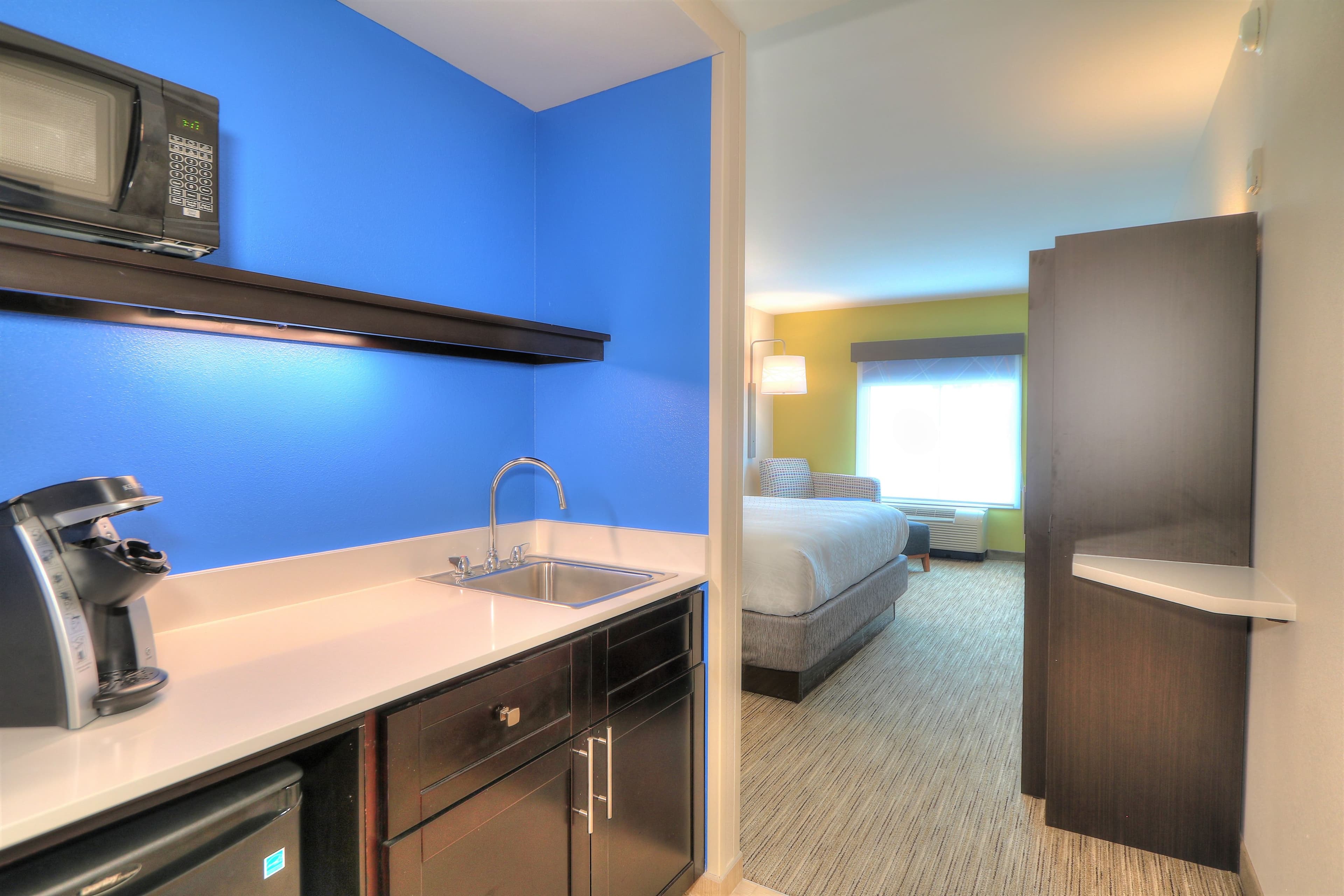 Holiday Inn Express & Suites Mobile/Saraland — 16