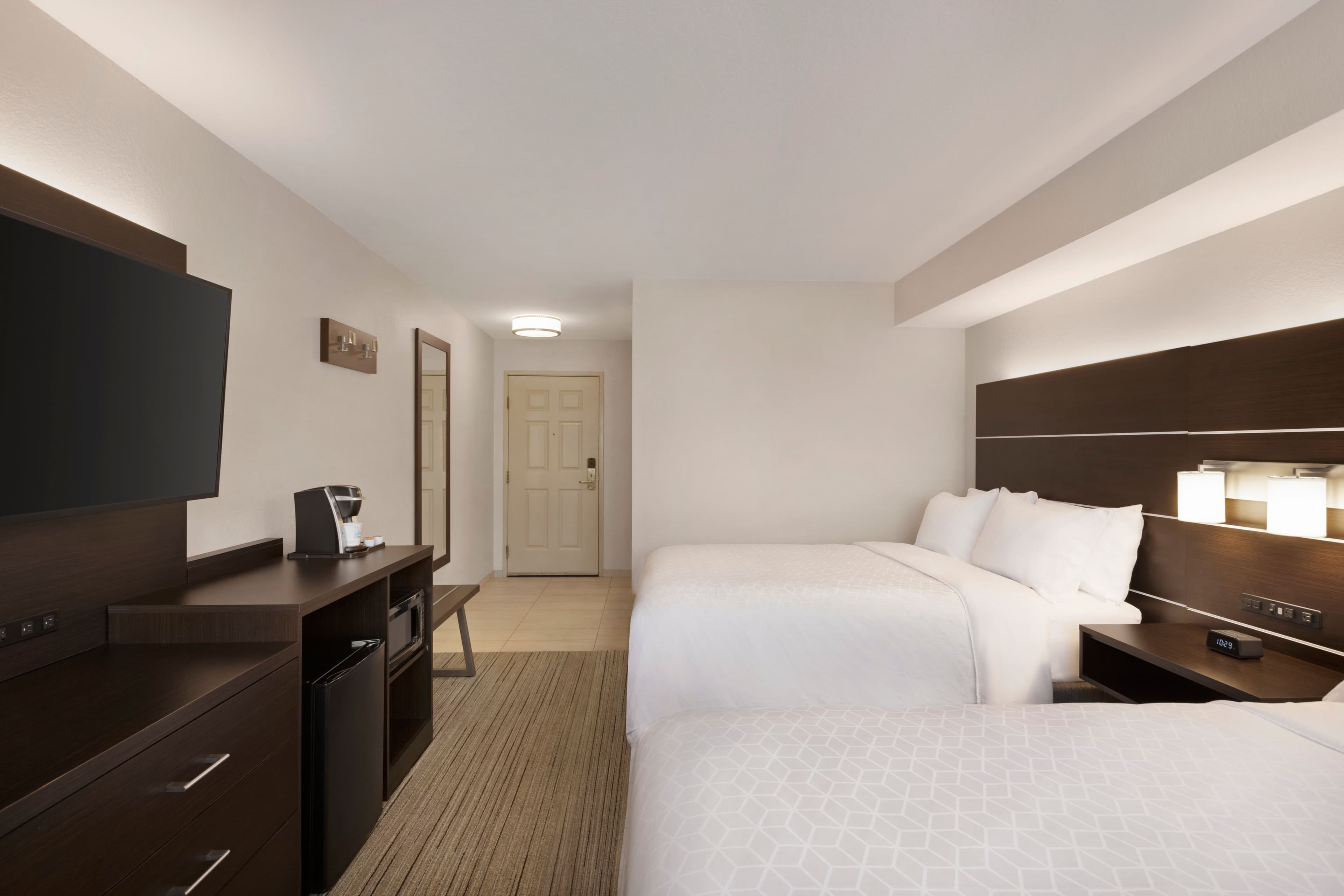 Holiday Inn Express & Suites Sarasota East - I-75 — 14