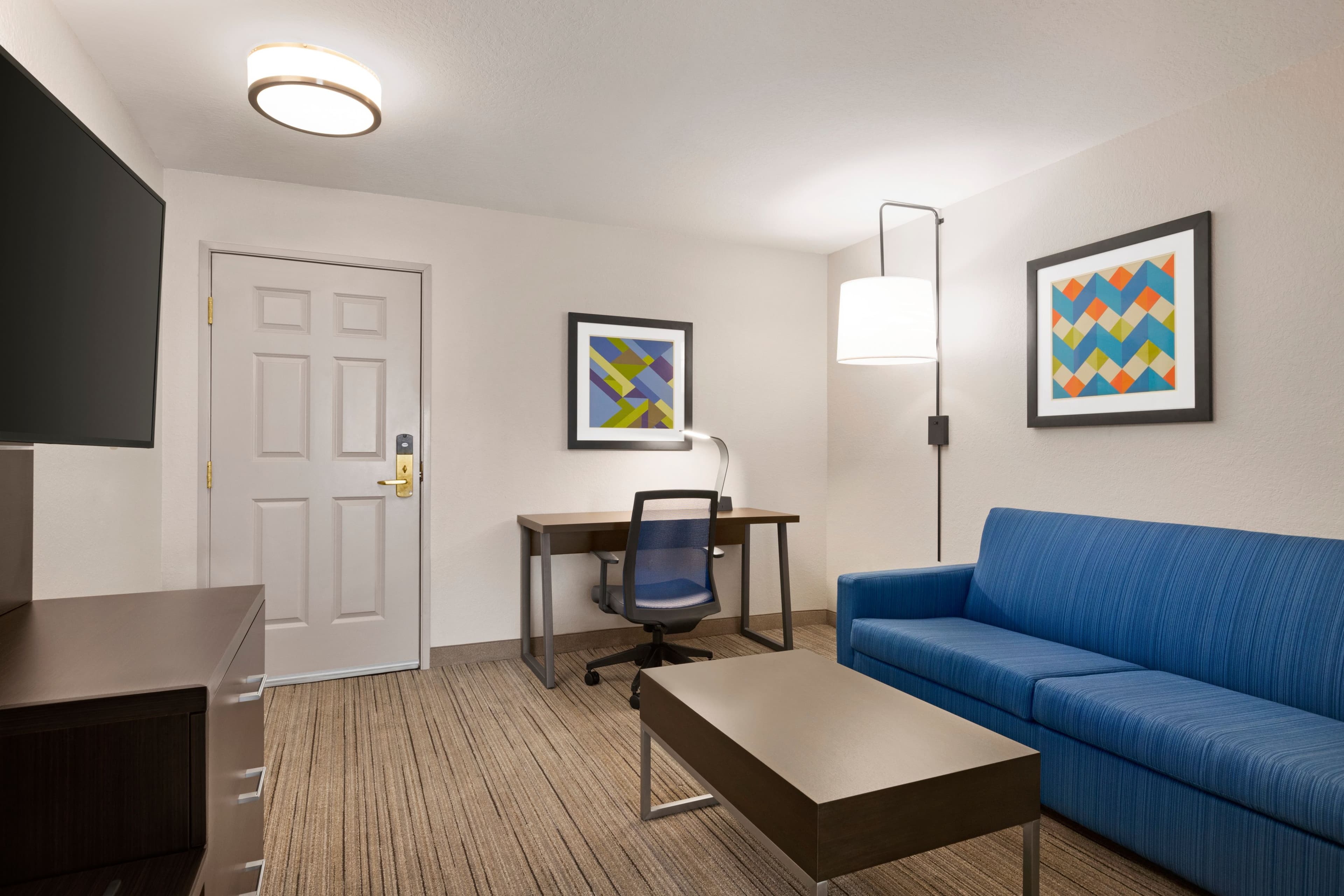 Holiday Inn Express & Suites Sarasota East - I-75 — 6