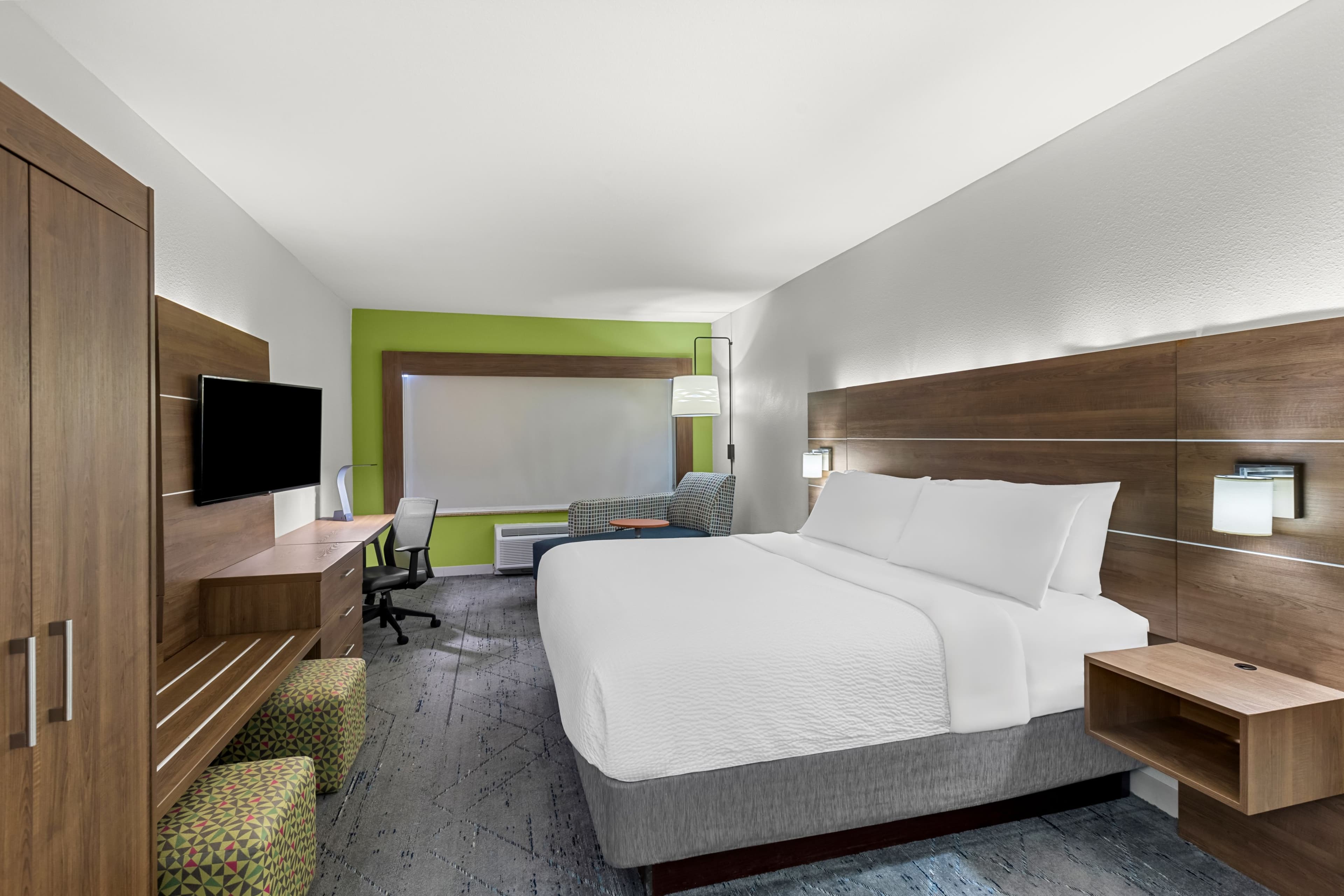 Holiday Inn Express & Suites Savannah - Midtown — 5