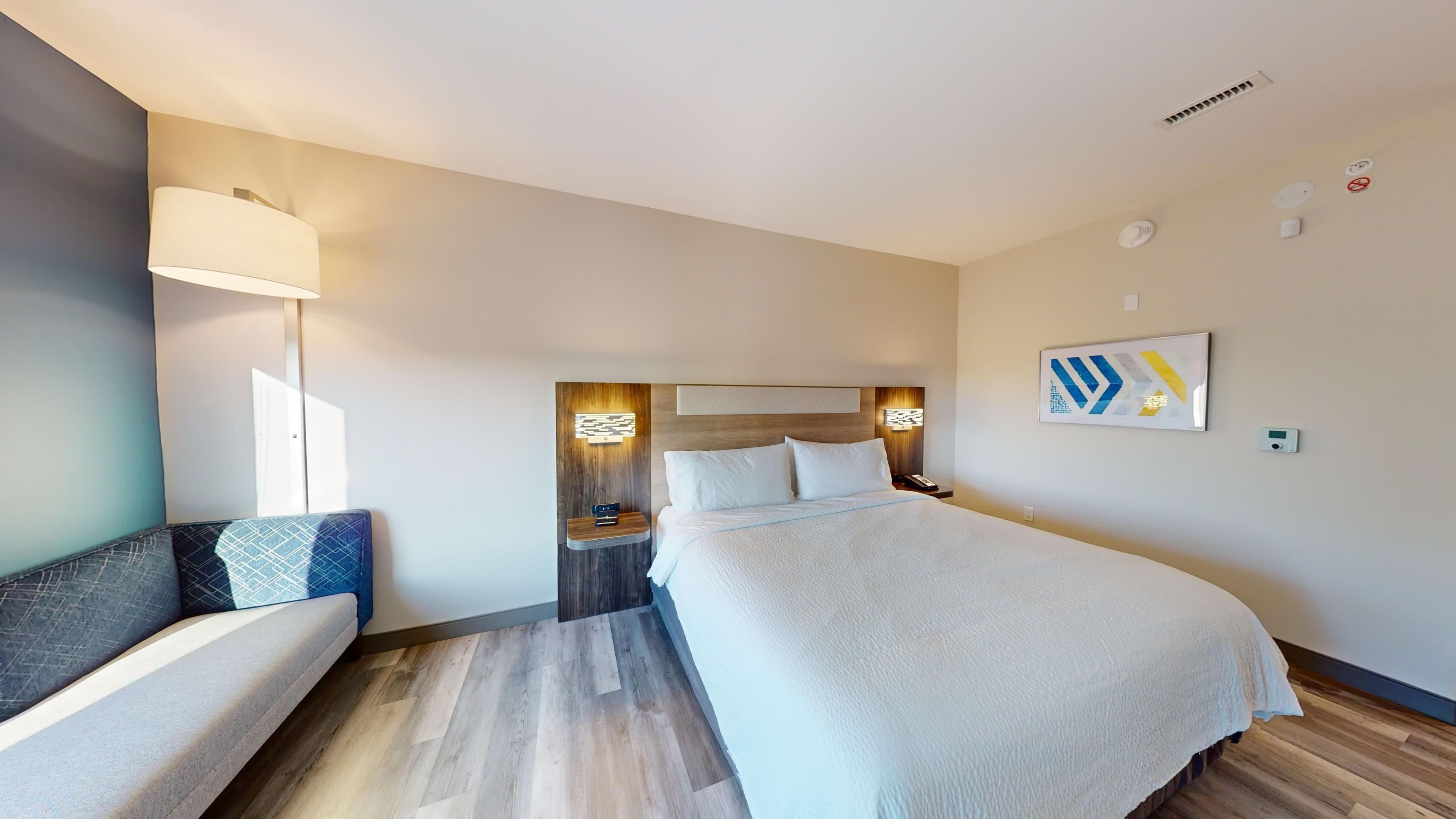Holiday Inn Express & Suites Chicago Schaumburg — 15