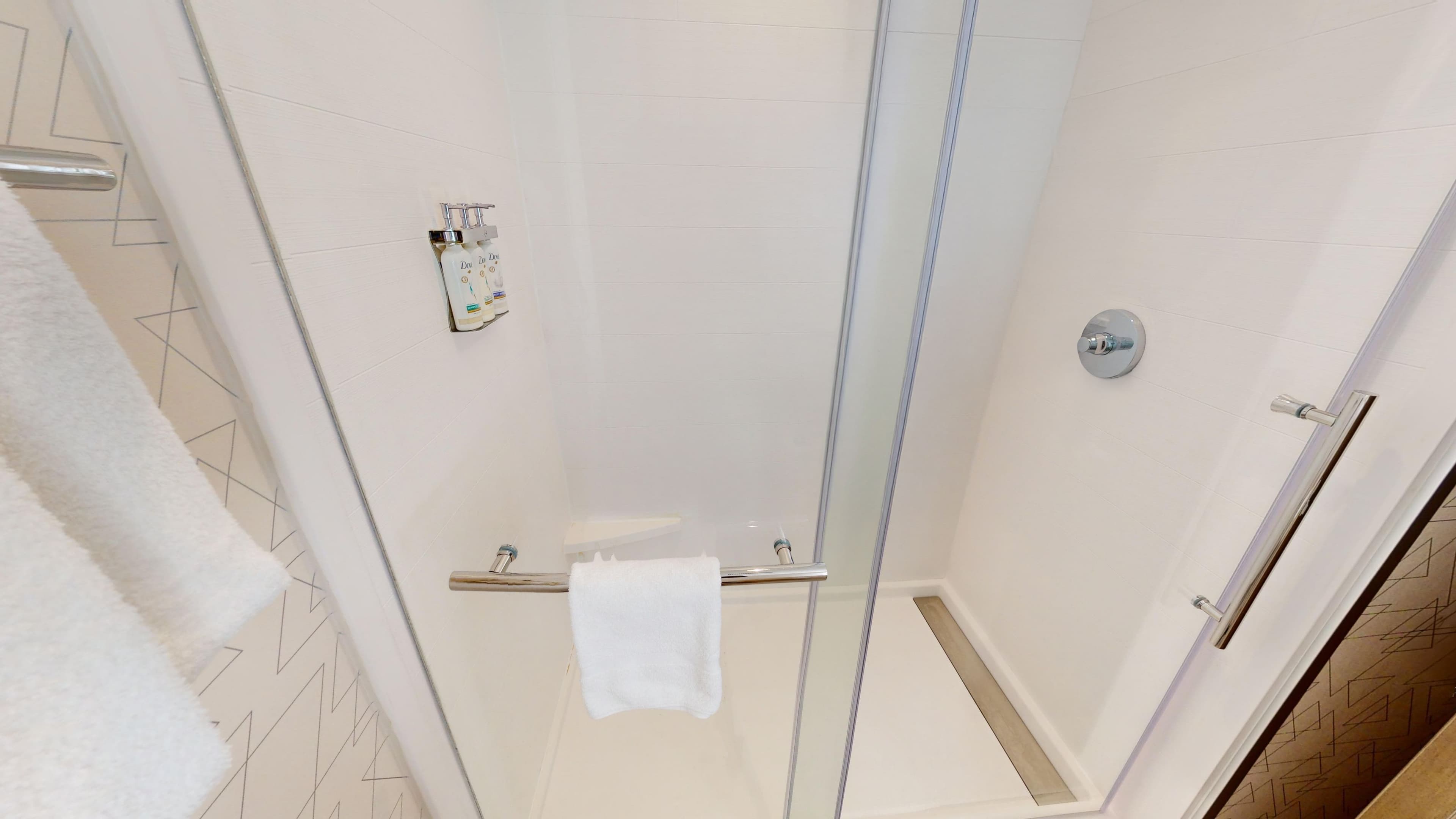 Holiday Inn Express & Suites Chicago Schaumburg — 8