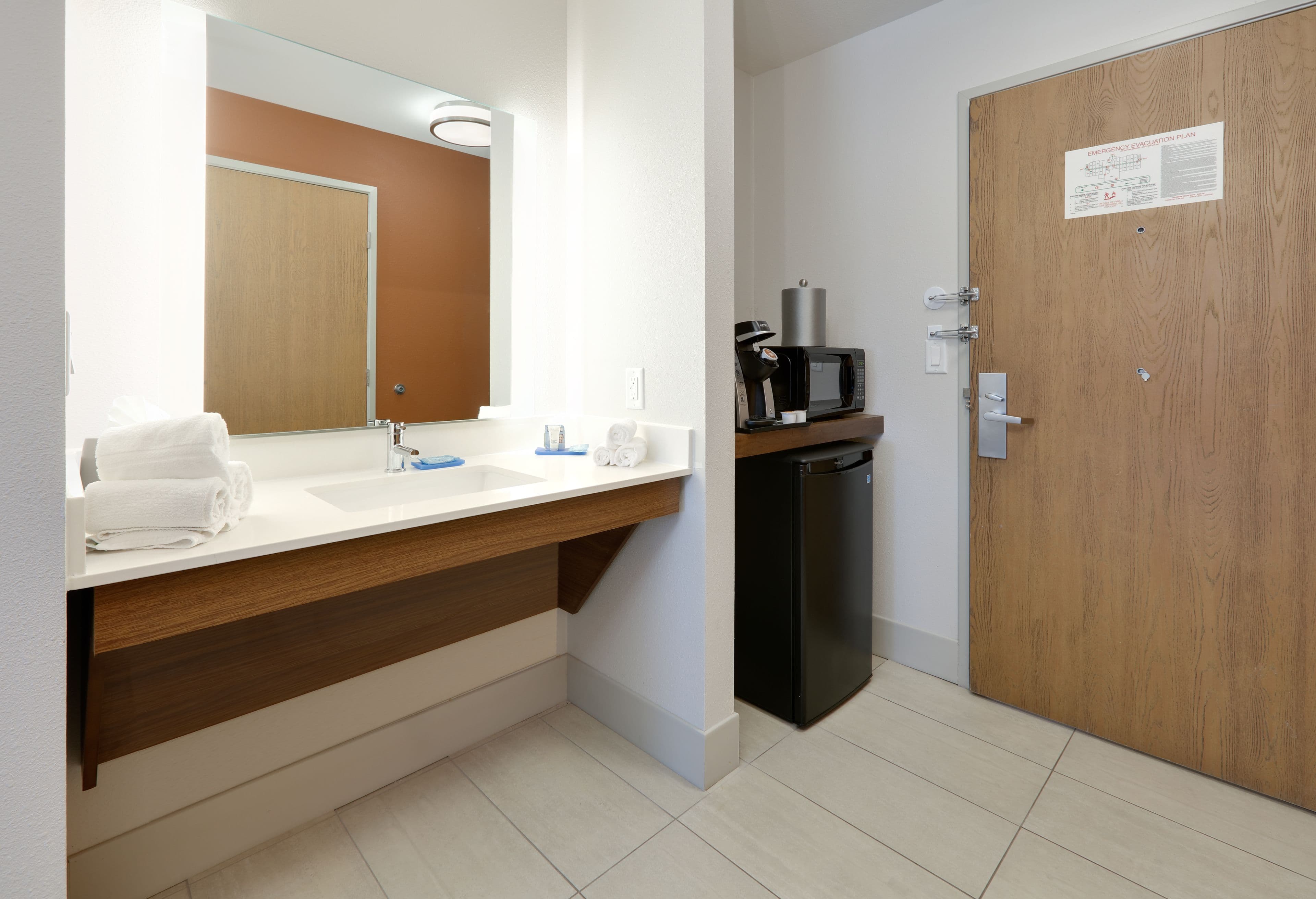 Holiday Inn Express & Suites Scottsbluff-Gering — 6