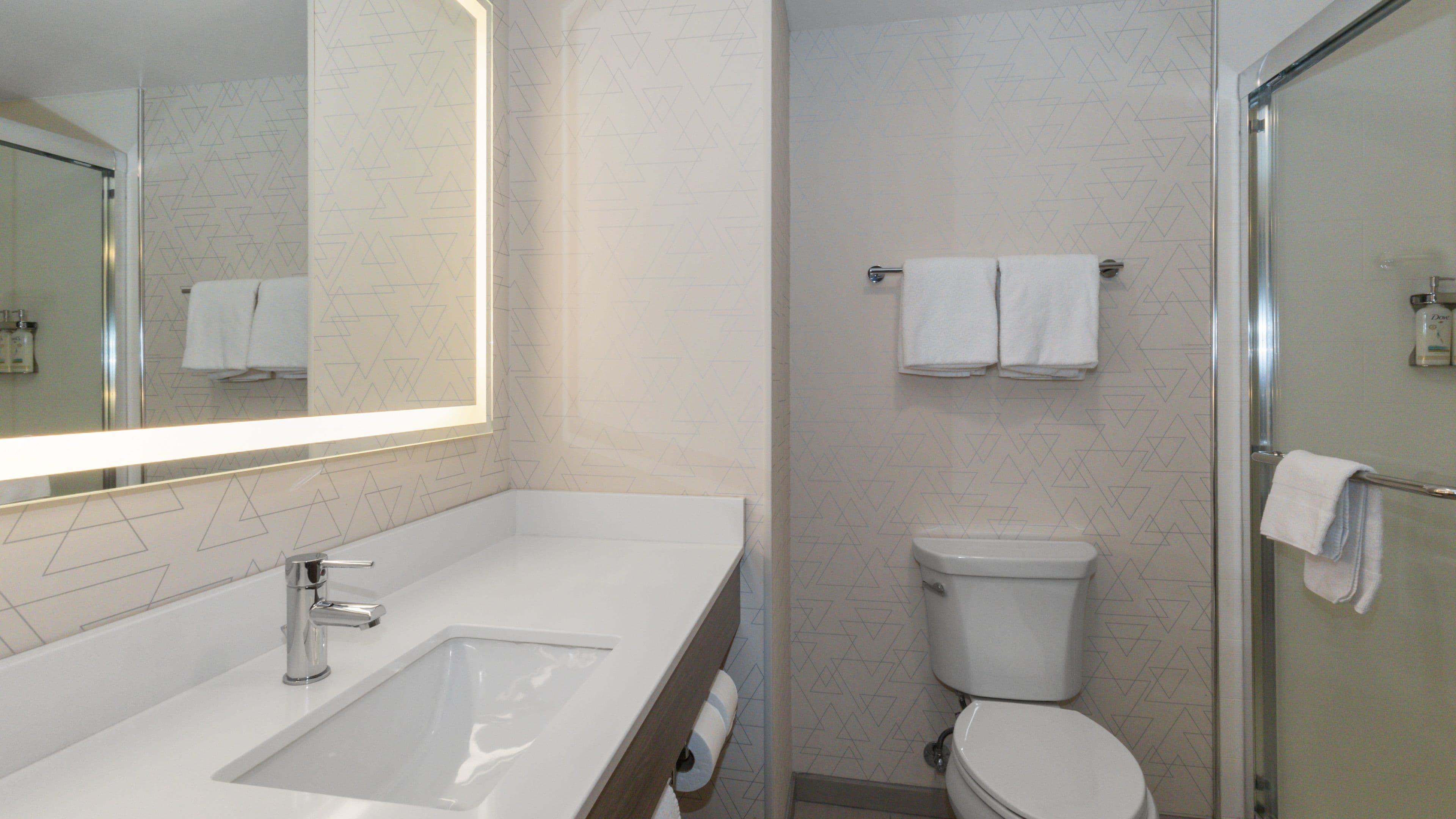 Holiday Inn Express & Suites Hampton South-Seabrook — 5