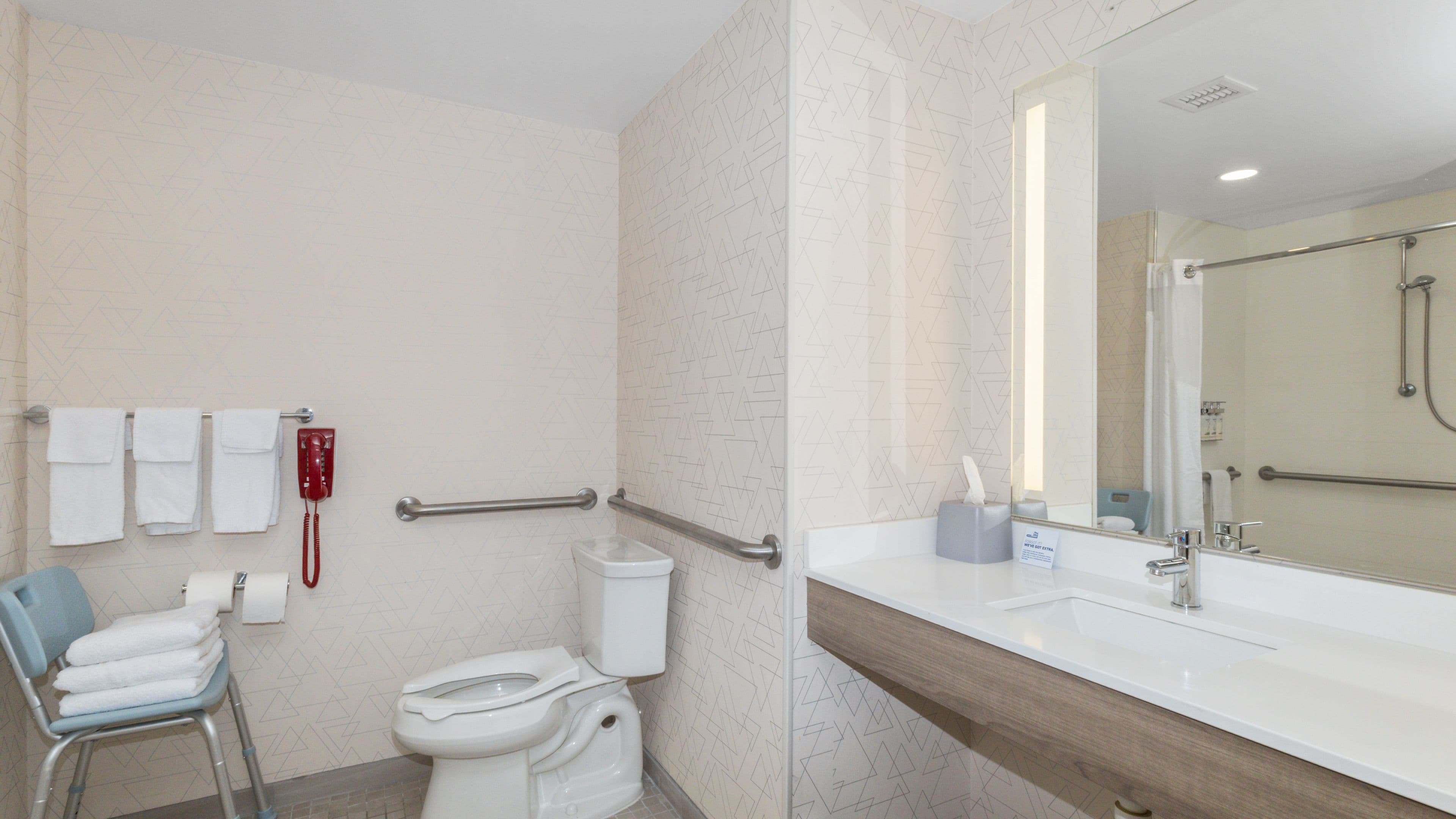 Holiday Inn Express & Suites Hampton South-Seabrook — 33