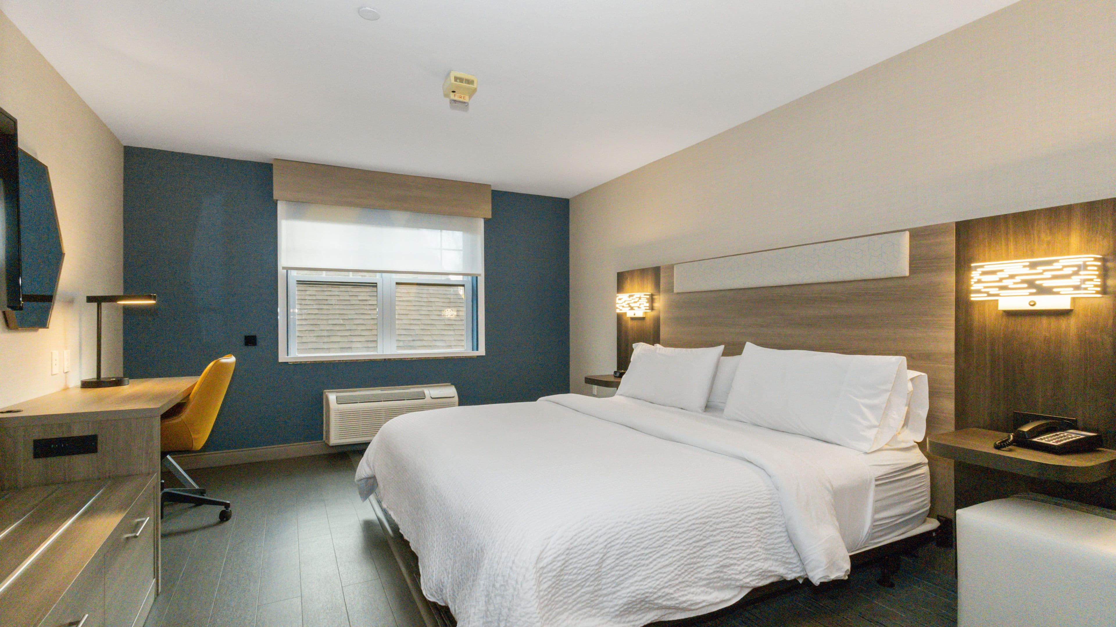 Holiday Inn Express & Suites Hampton South-Seabrook — 7