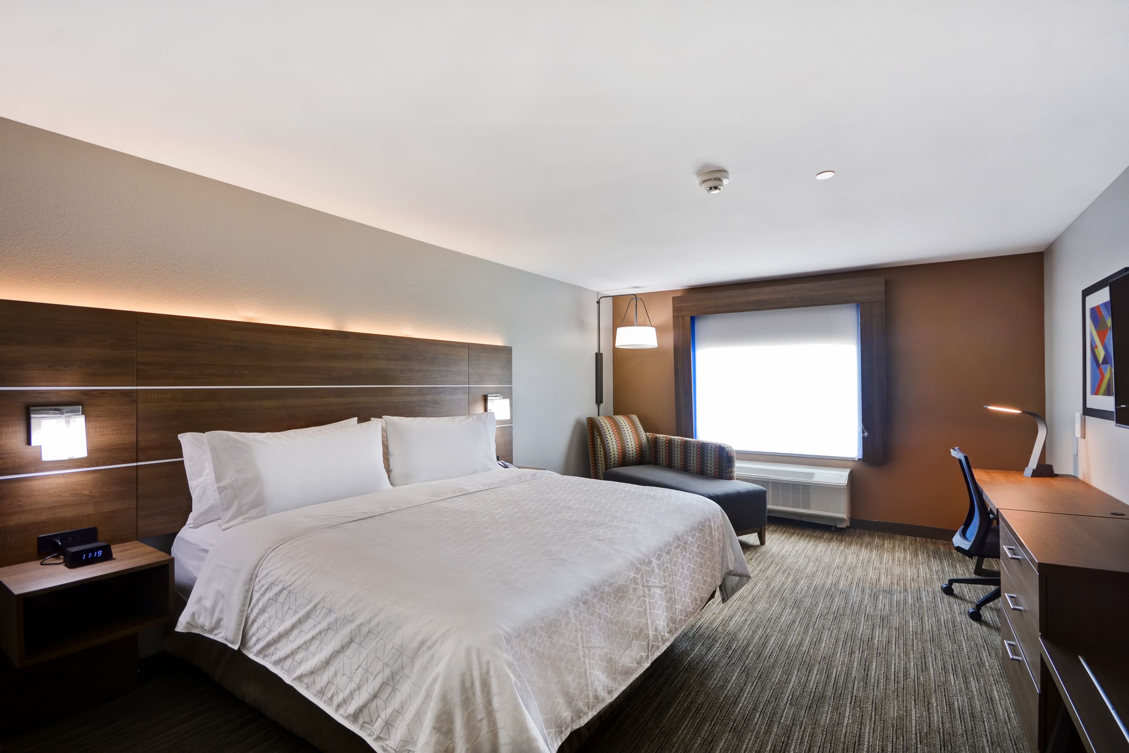Holiday Inn Express & Suites Houston NASA - Boardwalk Area — 8