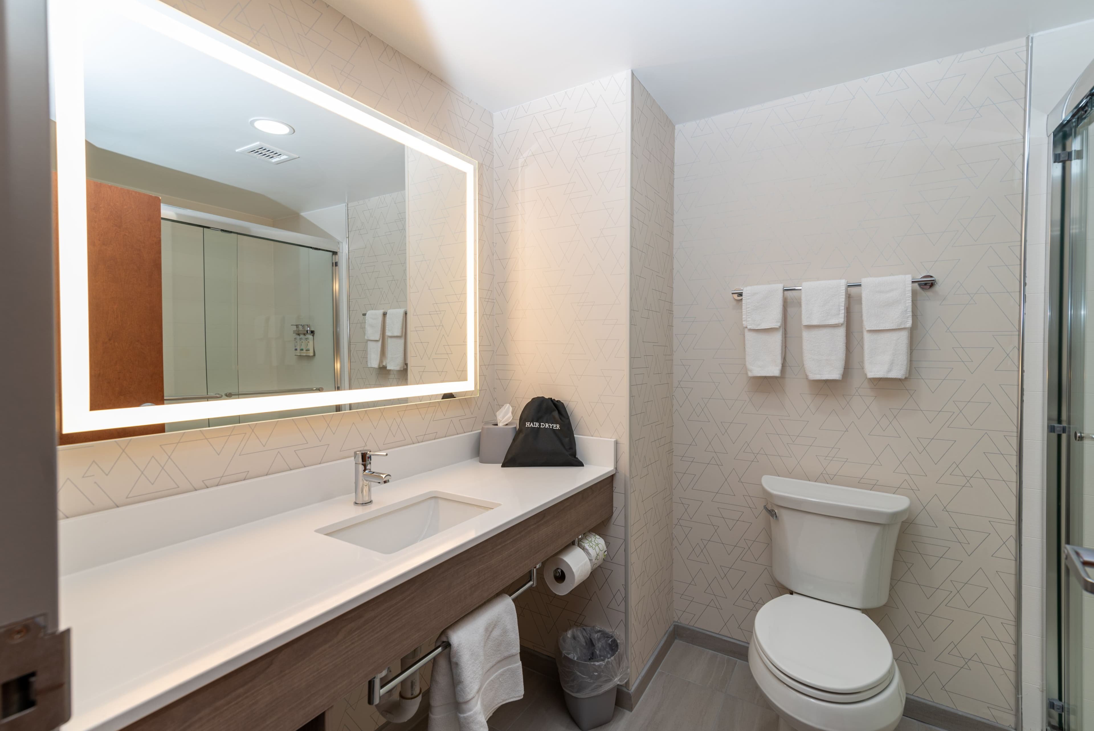 Holiday Inn Express & Suites Hampton South-Seabrook — 3