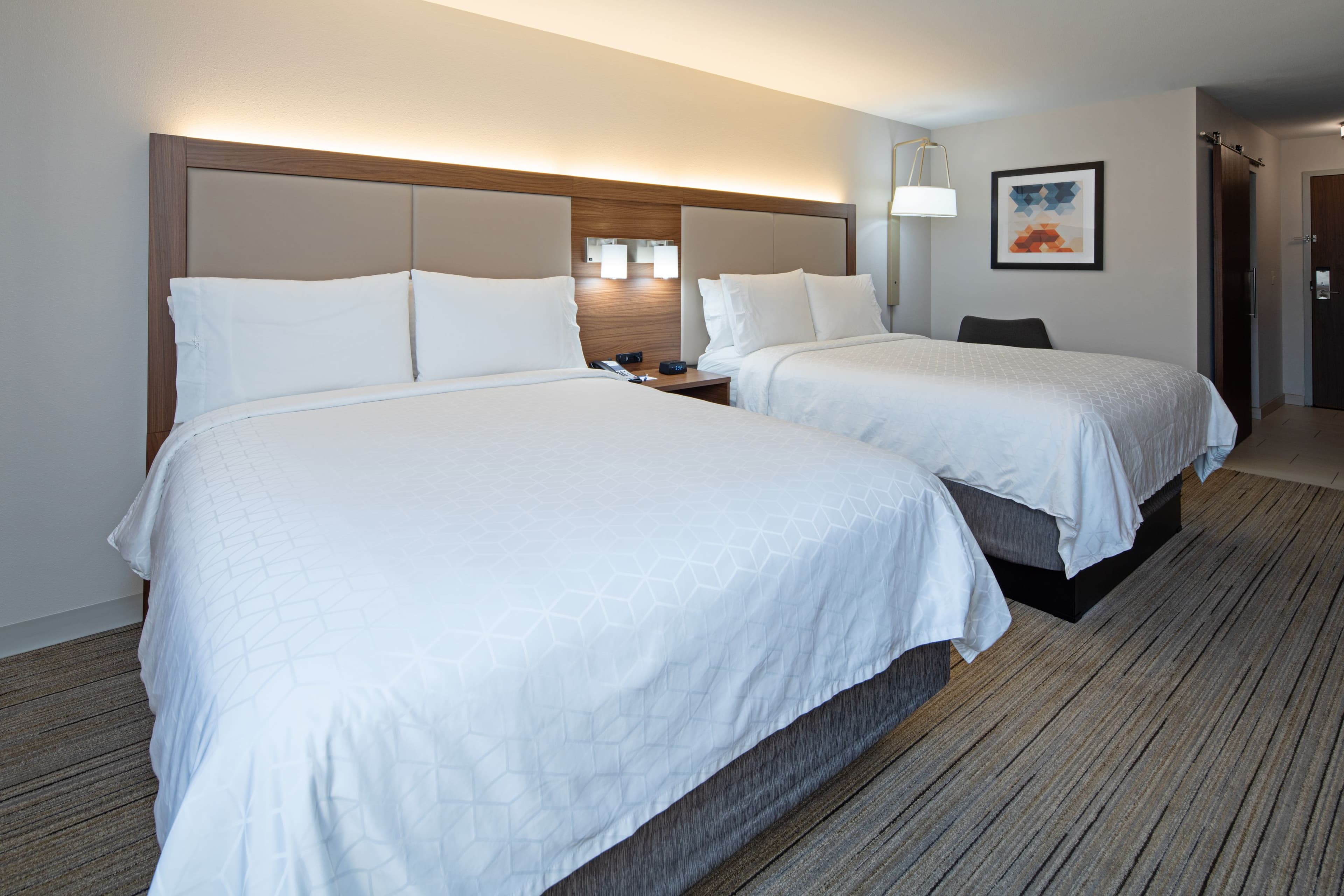 Holiday Inn Express & Suites Seattle-Sea-Tac Airport — 12