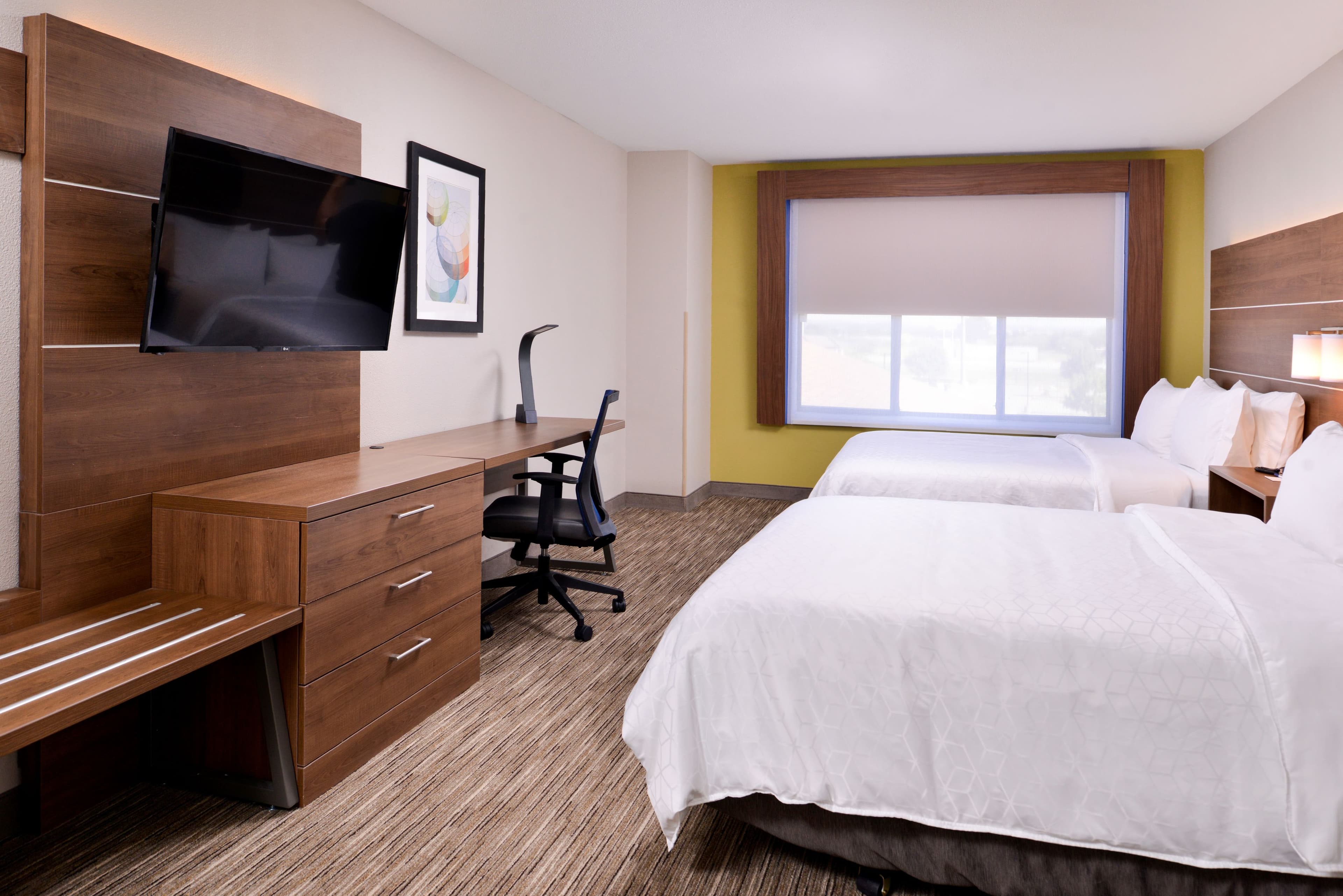 Holiday Inn Express & Suites Selma — 6