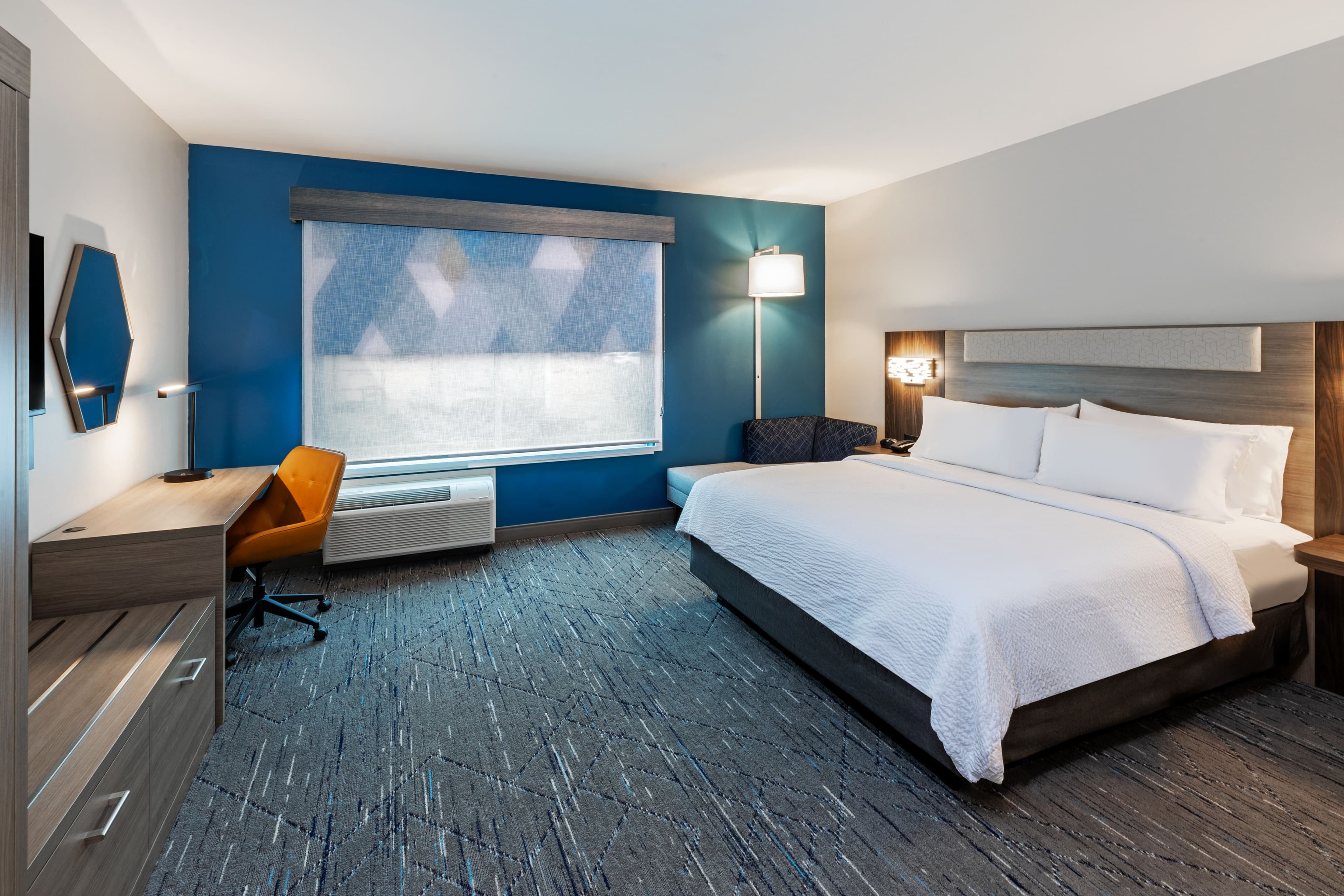 Holiday Inn Express & Suites Senatobia I-55 — 12