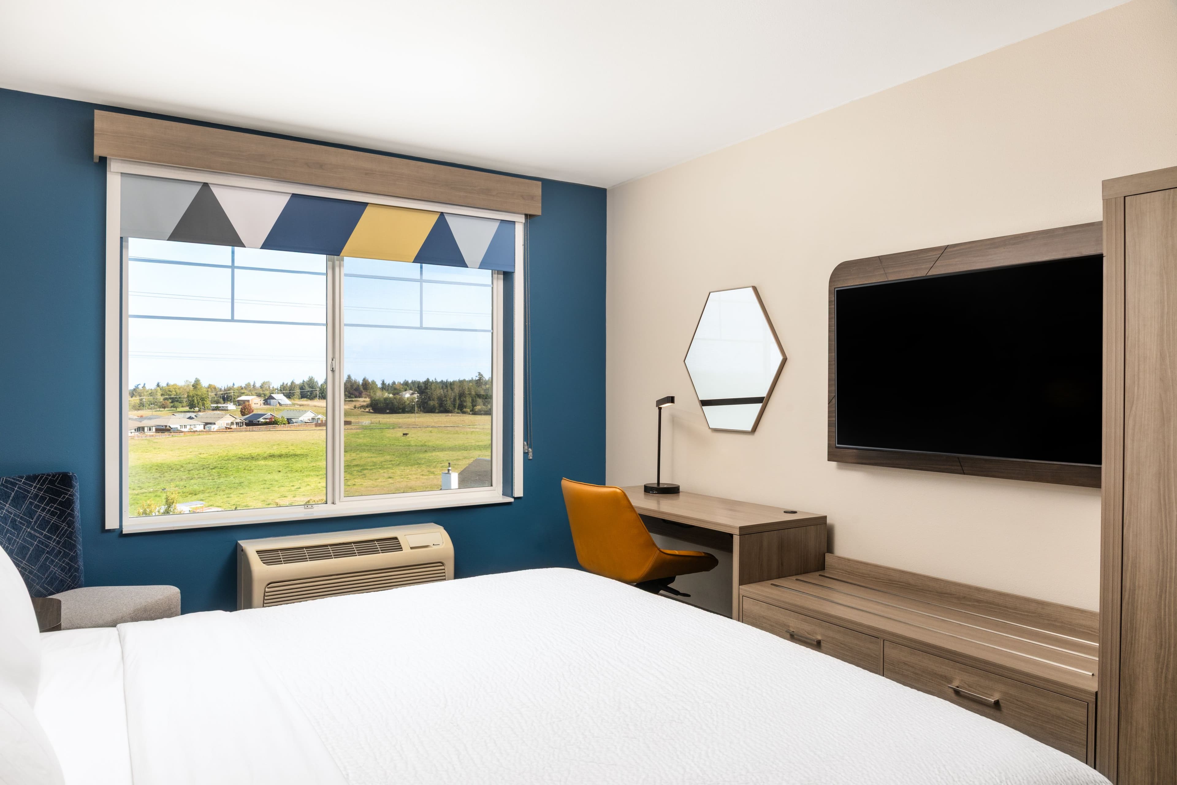 Holiday Inn Express & Suites Sequim — 5