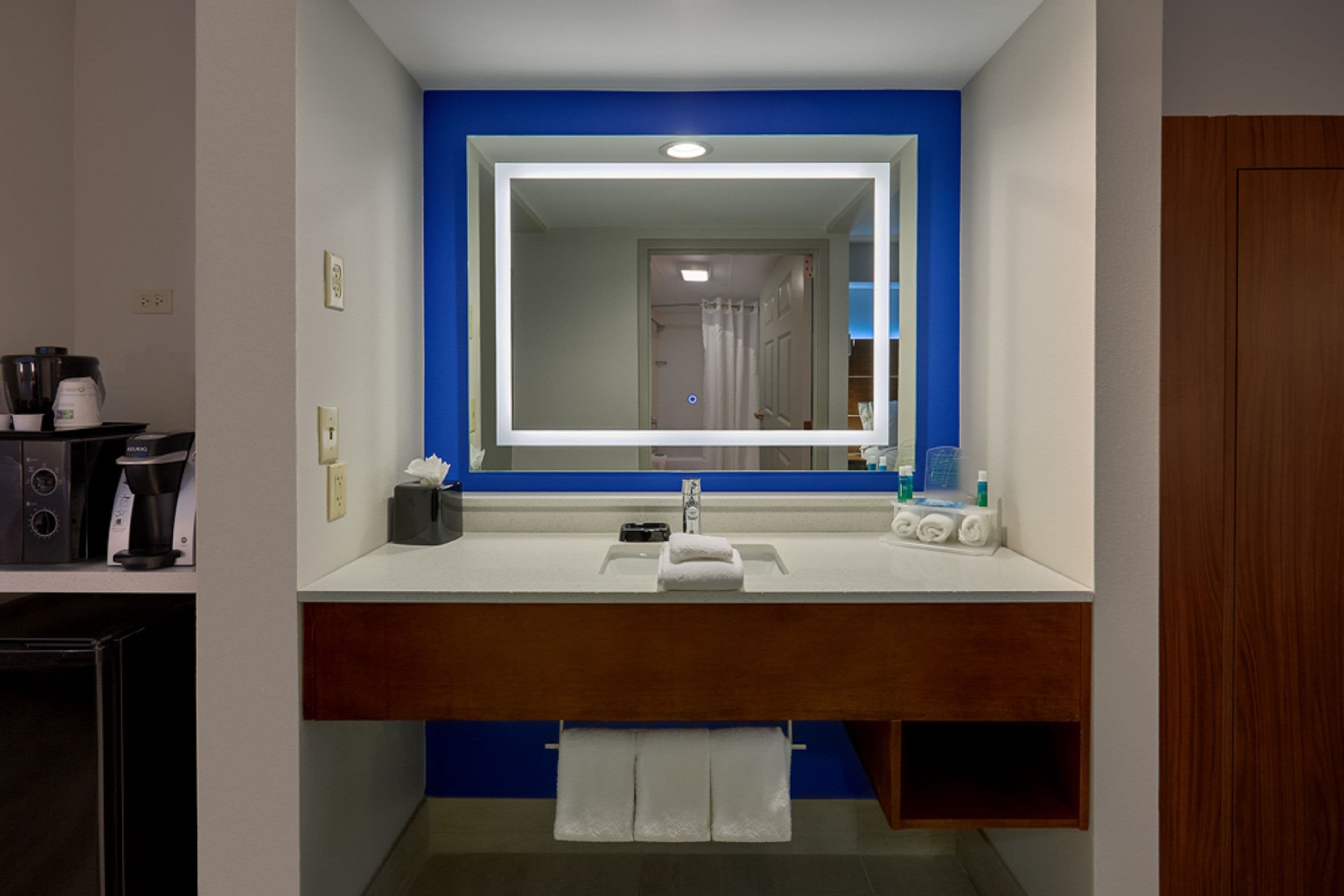 Holiday Inn Express & Suites Pigeon Forge - Sevierville — 8