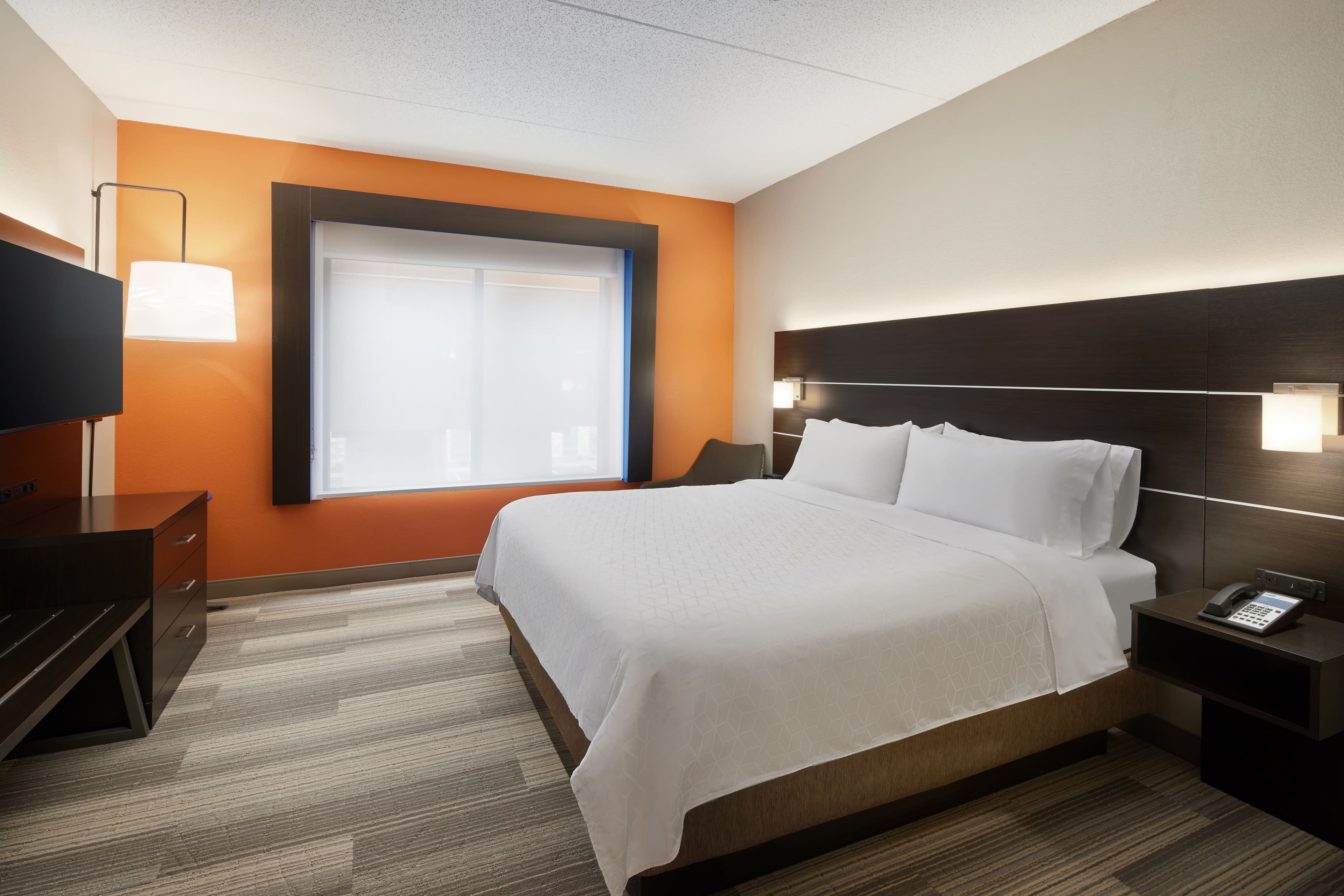 Holiday Inn Express & Suites Seymour — 8