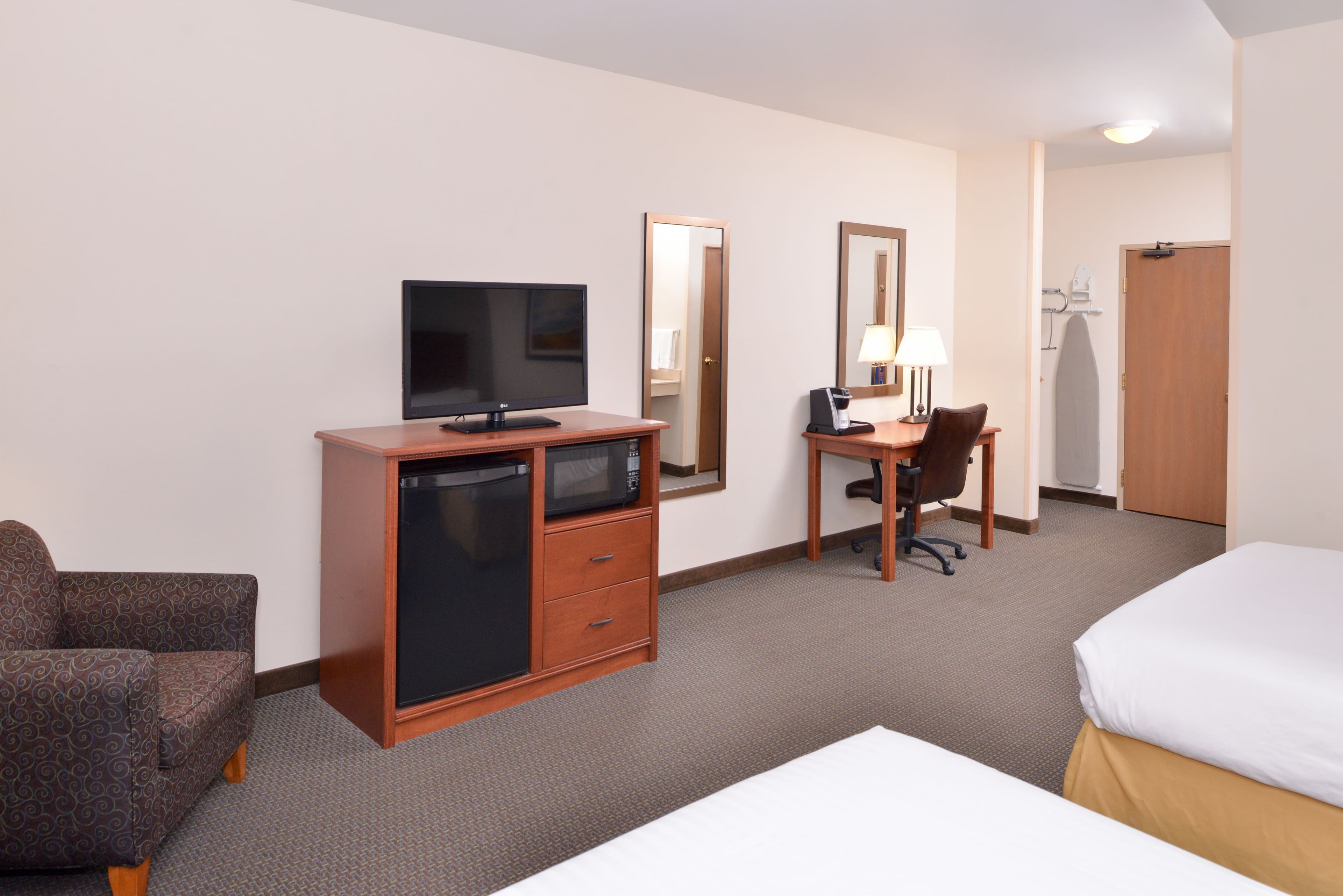 Holiday Inn Express & Suites Sioux Falls At Empire Mall — 39