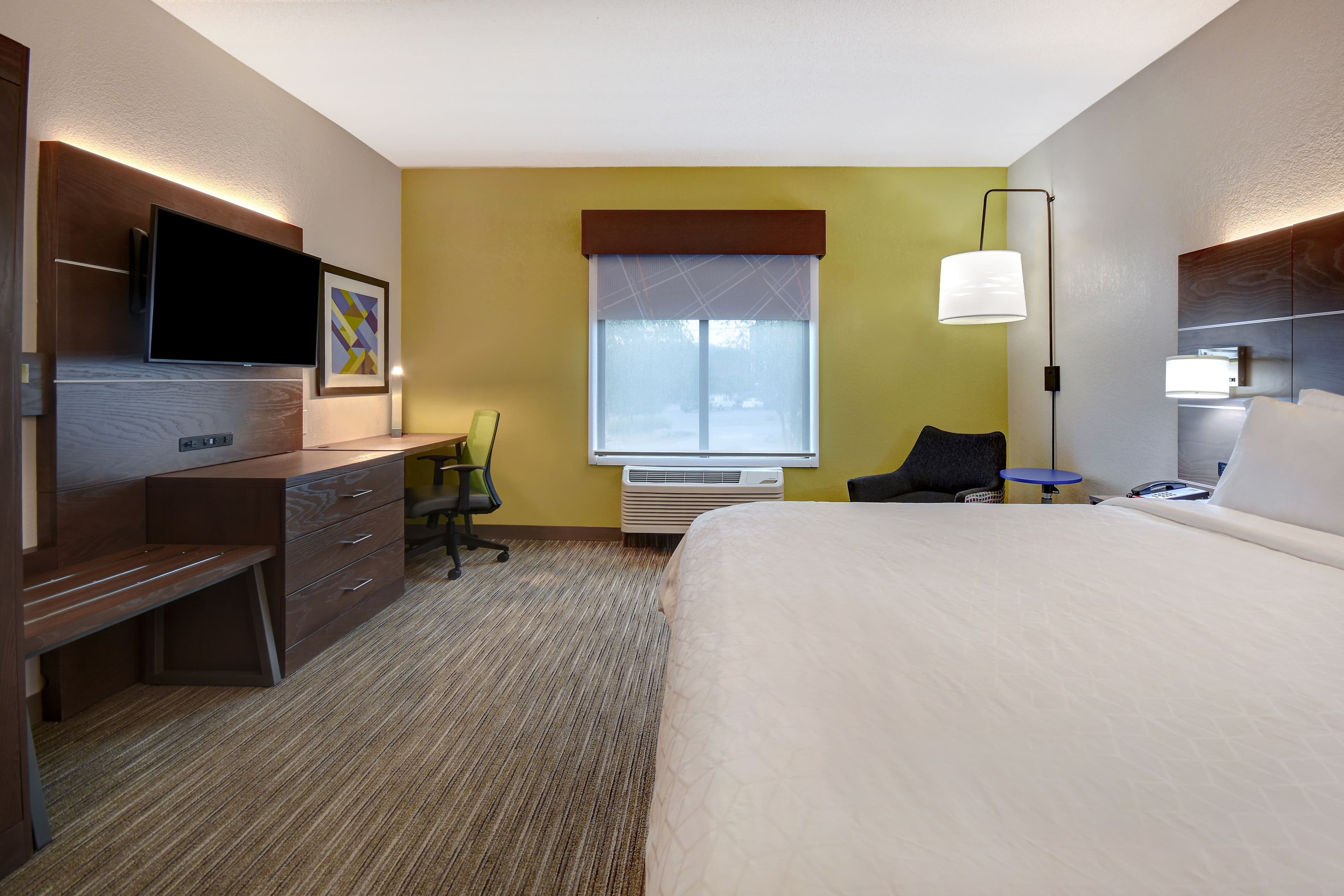 Holiday Inn Express & Suites Smyrna-Nashville Area - Image 2