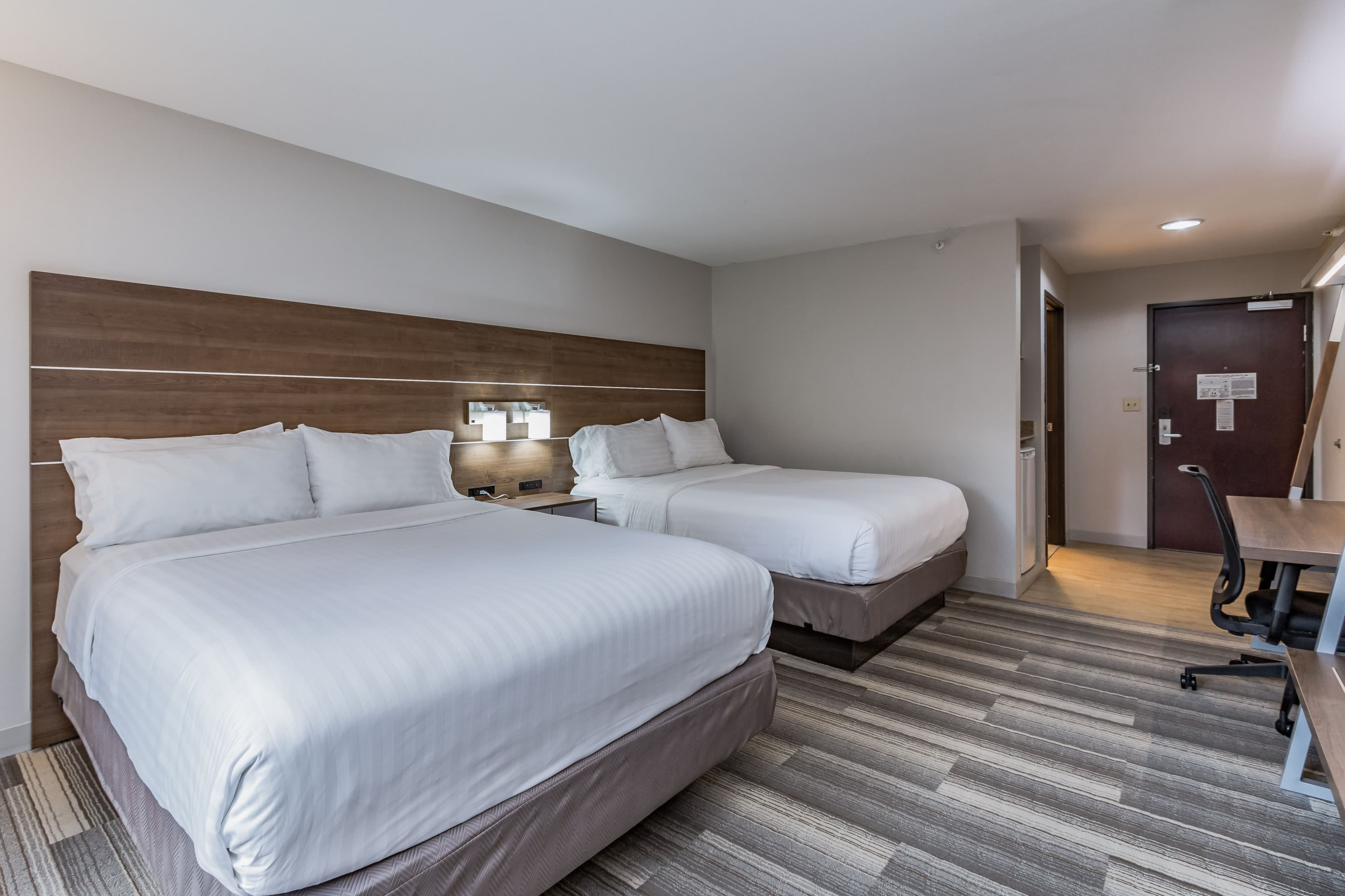 Holiday Inn Express & Suites South Bend - Notre Dame Univ. — 17