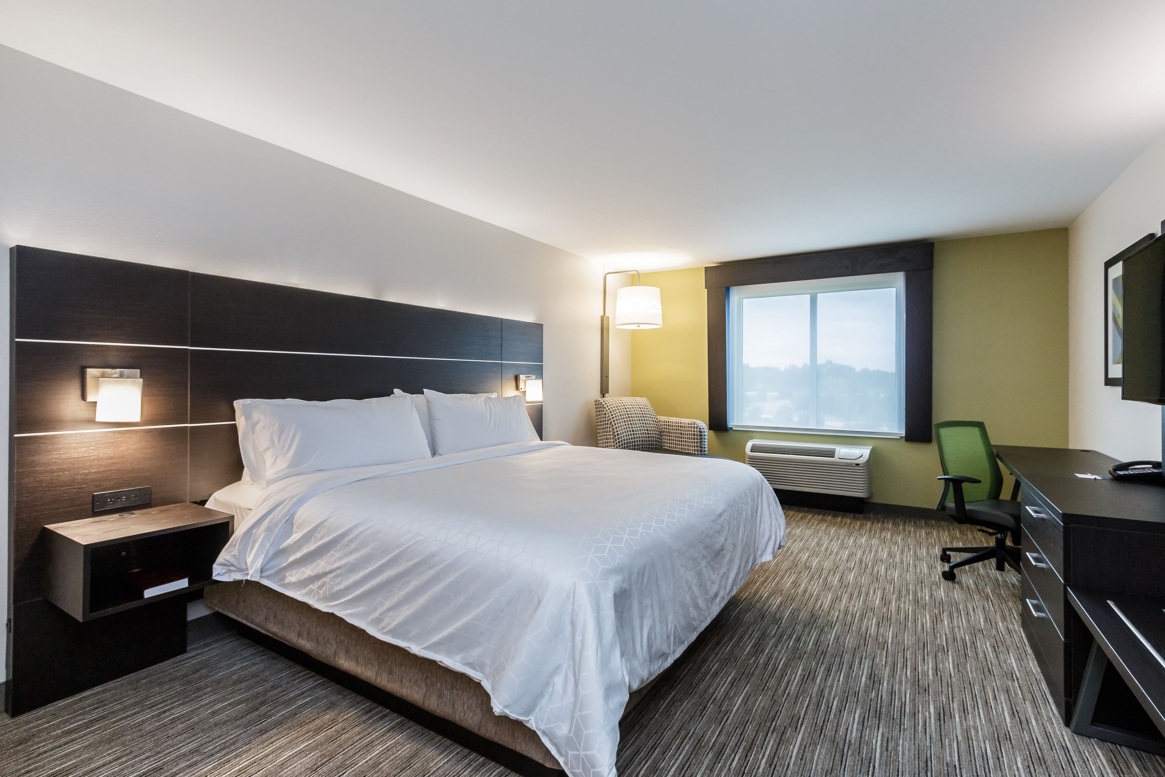 Holiday Inn Express & Suites South Bend - Casino — 6