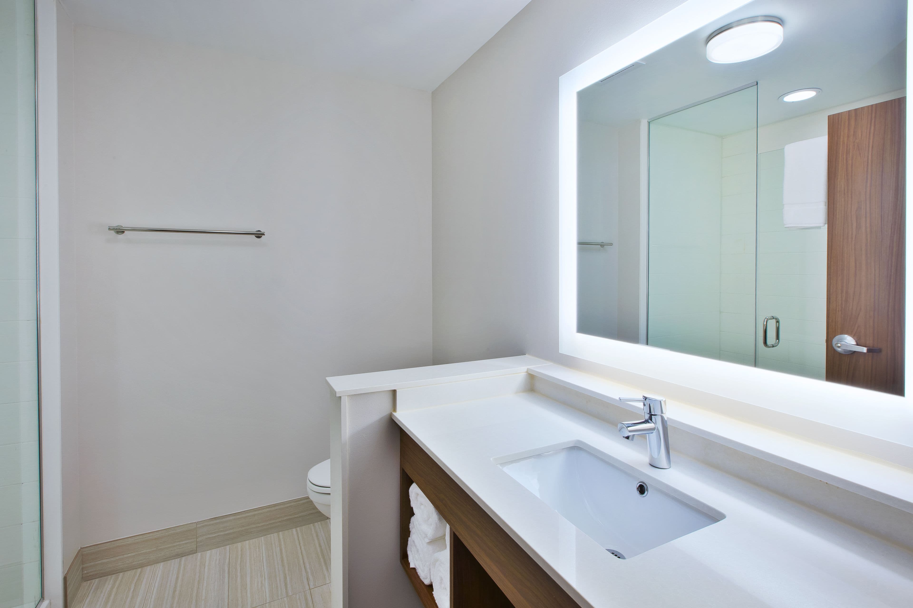 Holiday Inn Express & Suites South Hill — 14