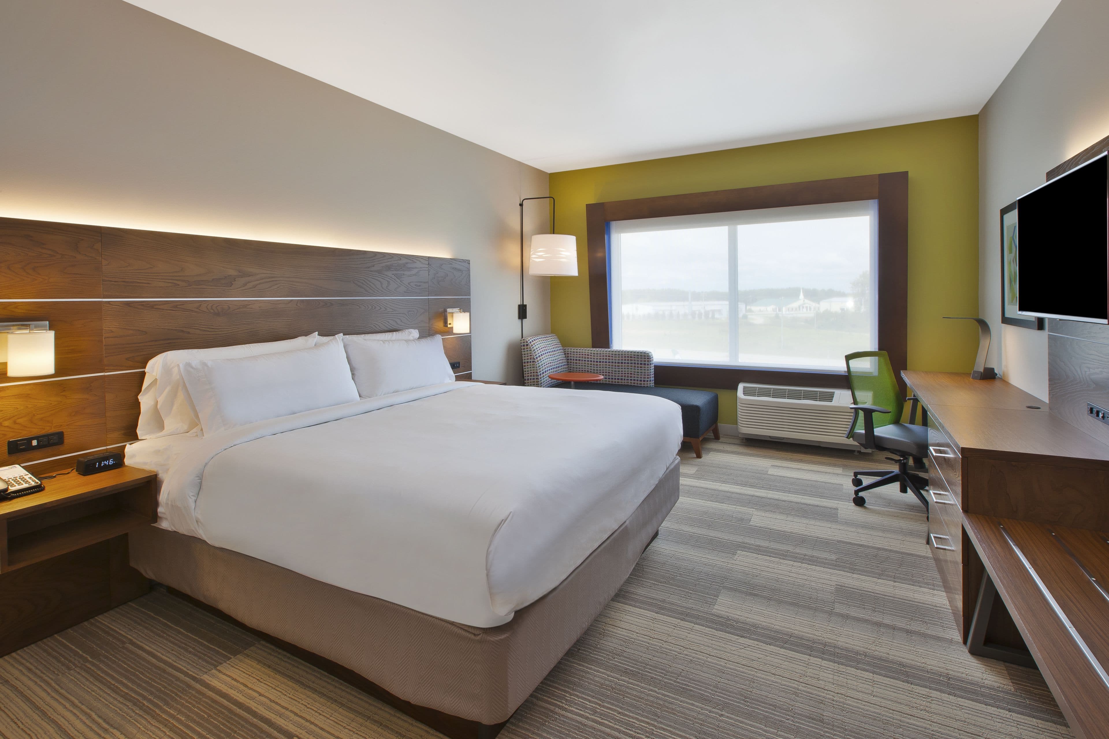 Holiday Inn Express & Suites South Hill — 15