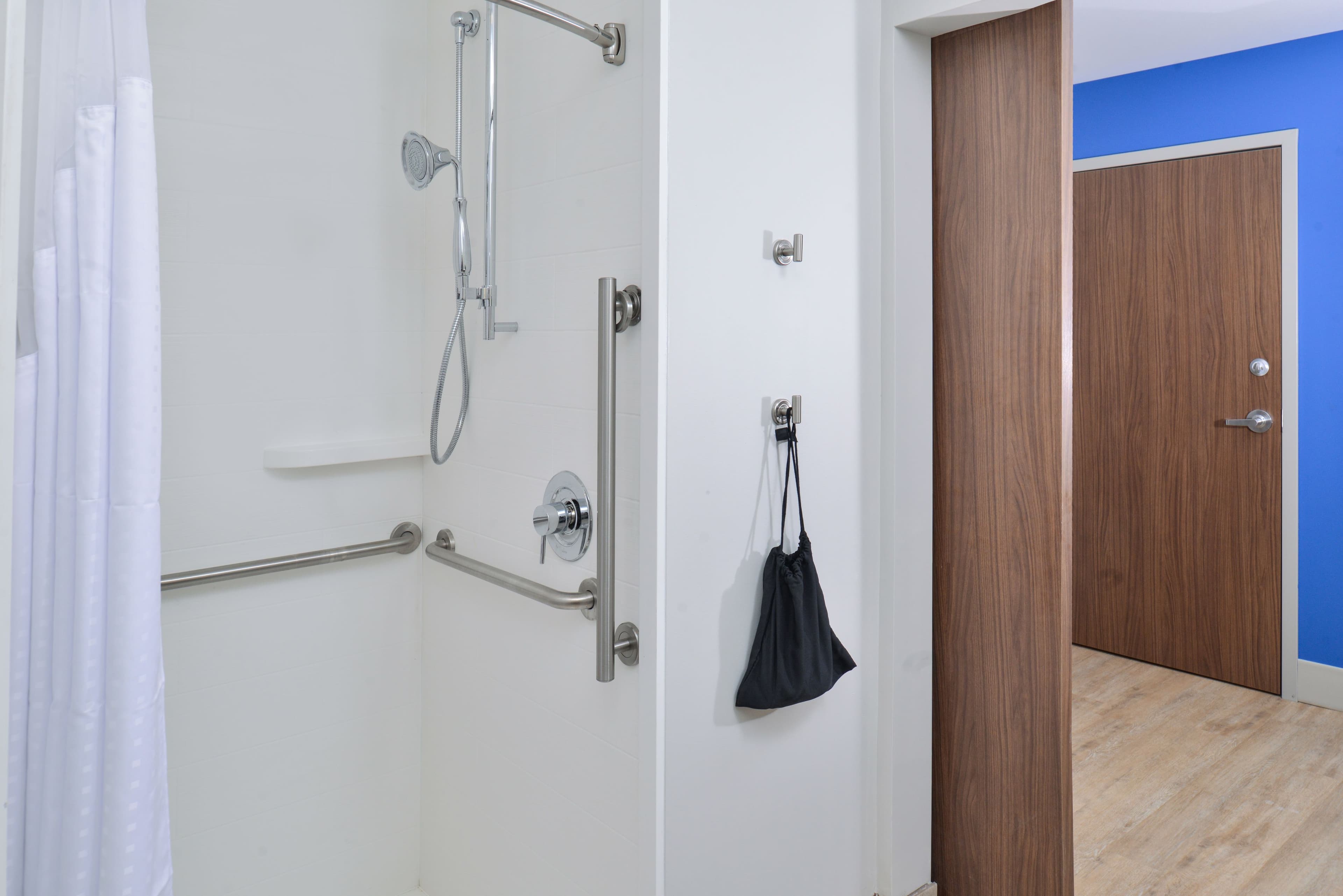Holiday Inn Express & Suites Southgate - Detroit Area — 12