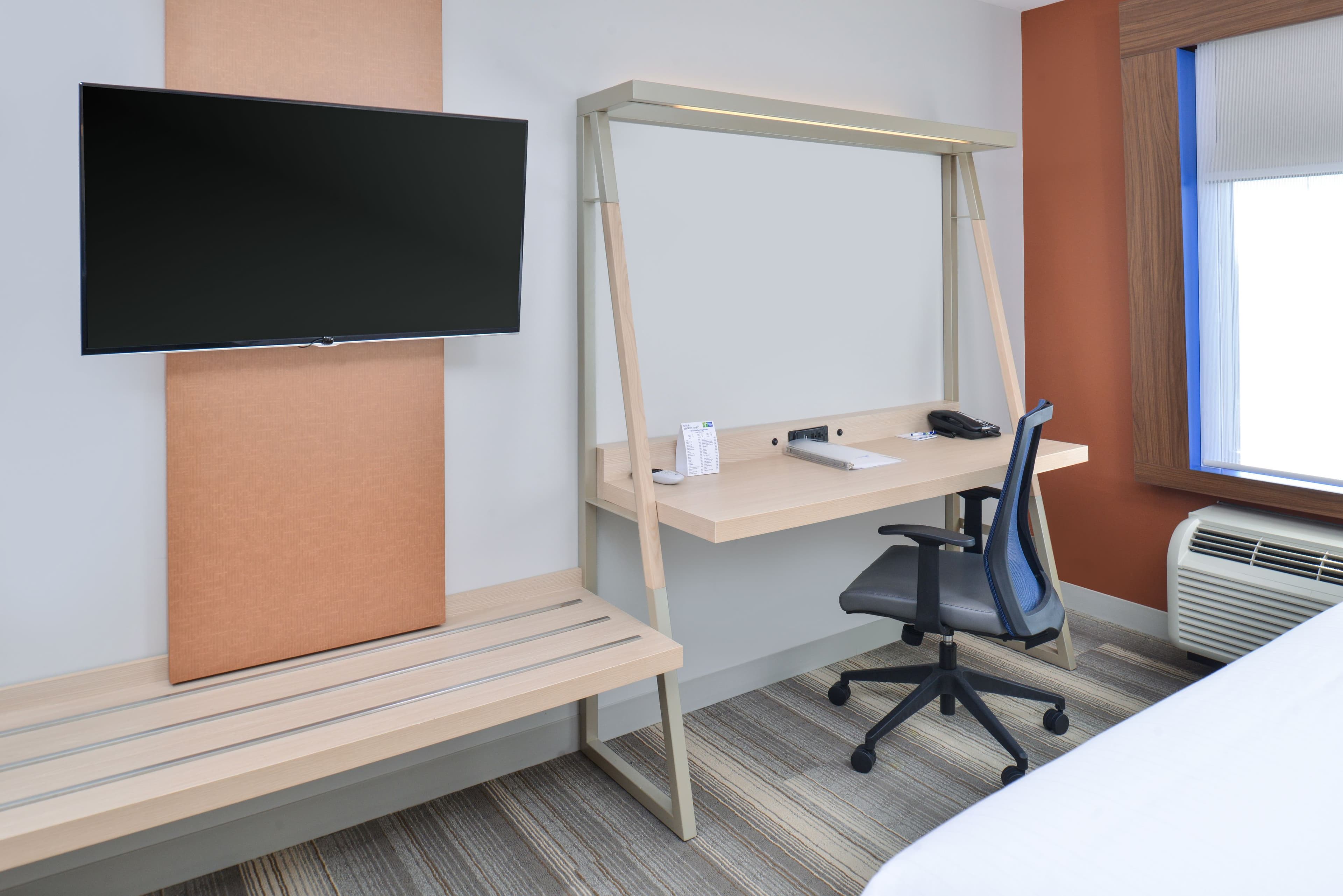 Holiday Inn Express & Suites Southgate - Detroit Area — 6