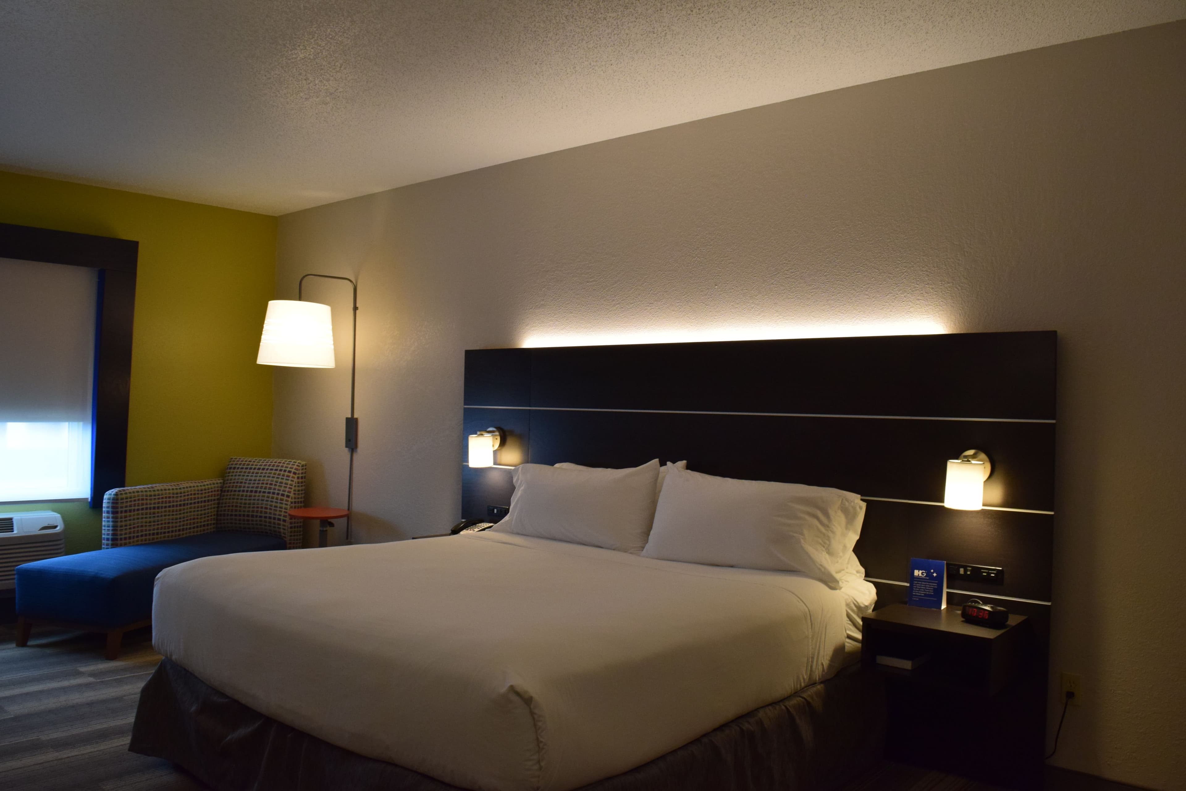 Holiday Inn Express & Suites Sparta — 11