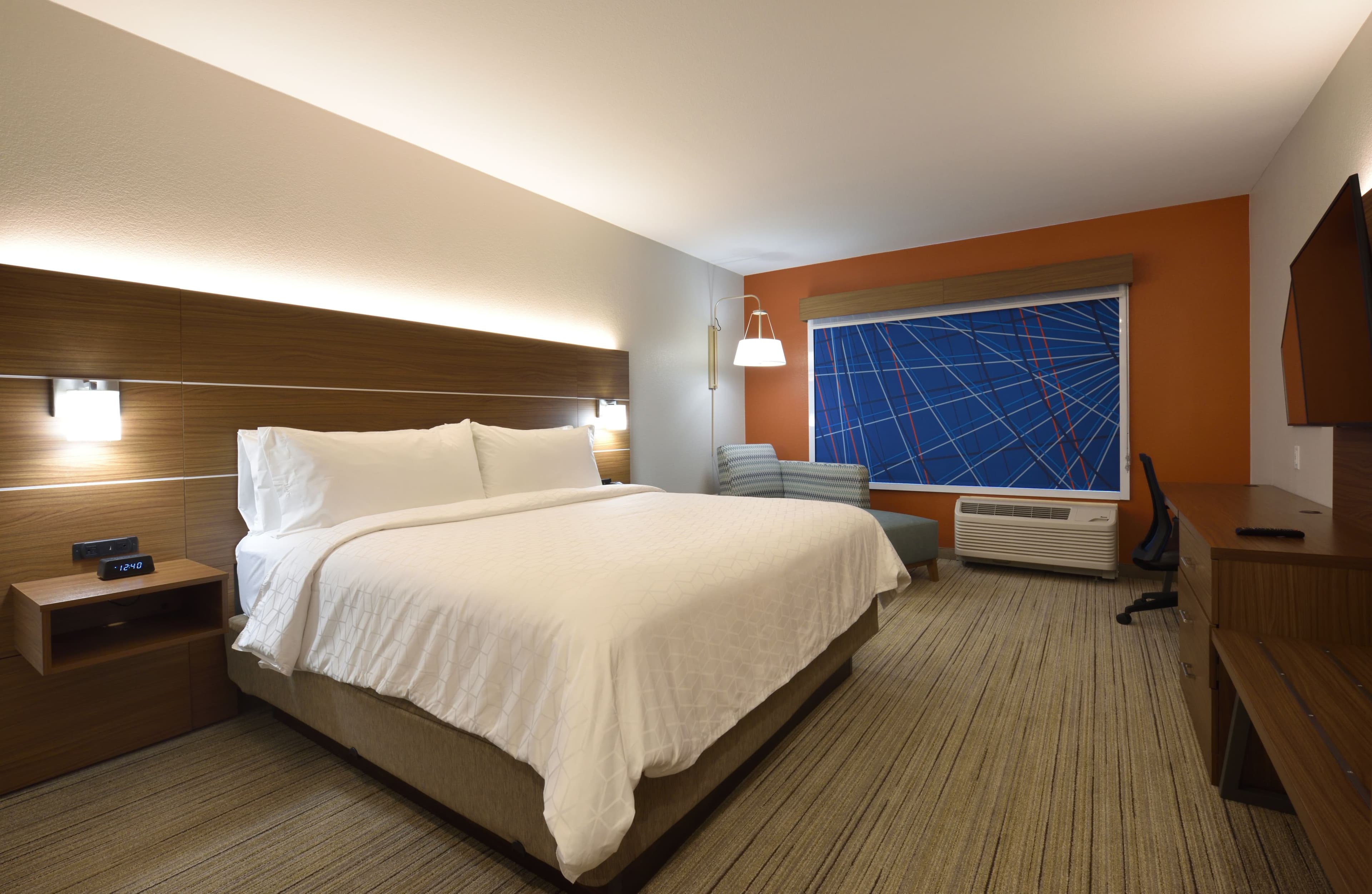 Holiday Inn Express & Suites Spring - Woodlands Area - Image 4