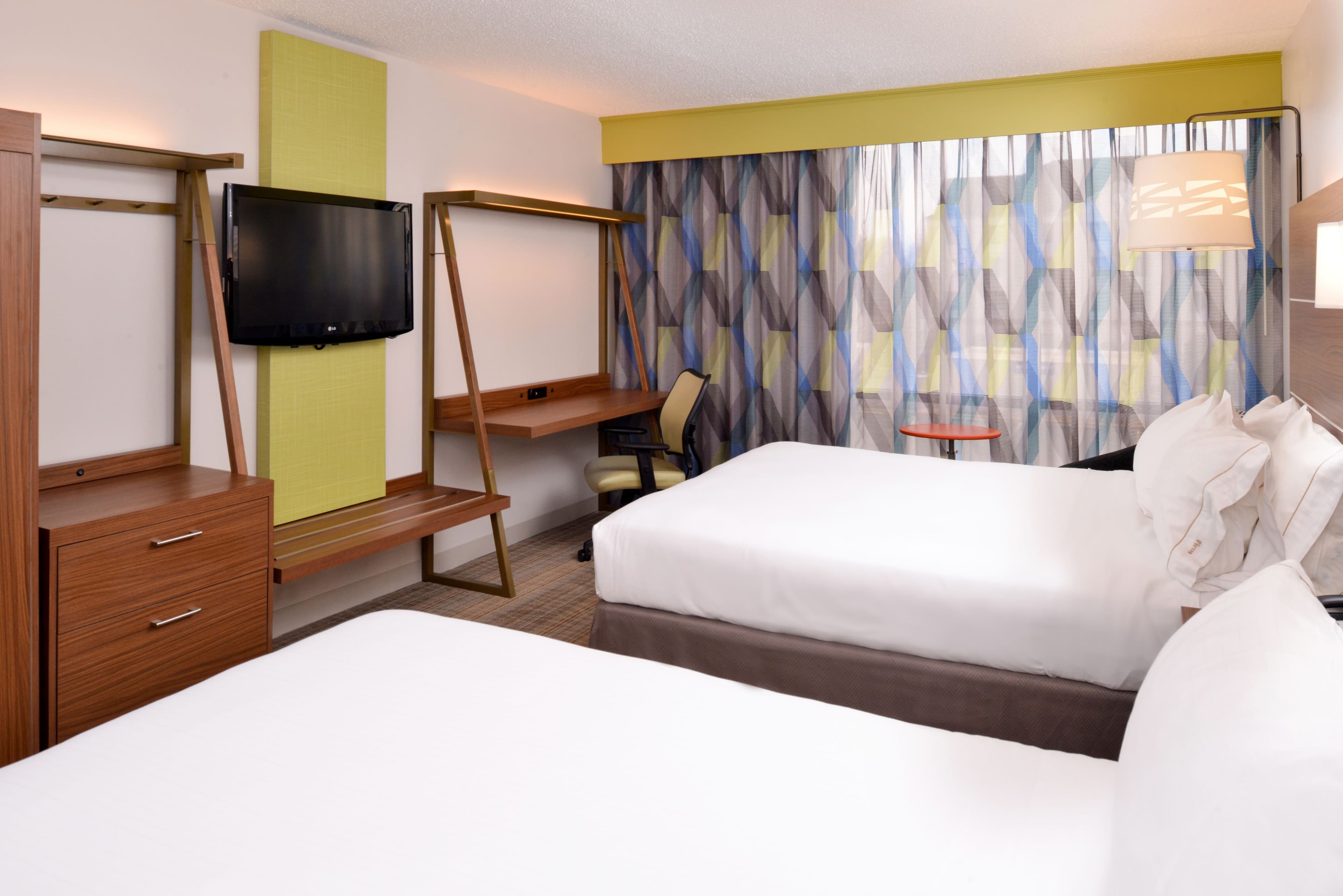 Holiday Inn Express & Suites Springfield — 32