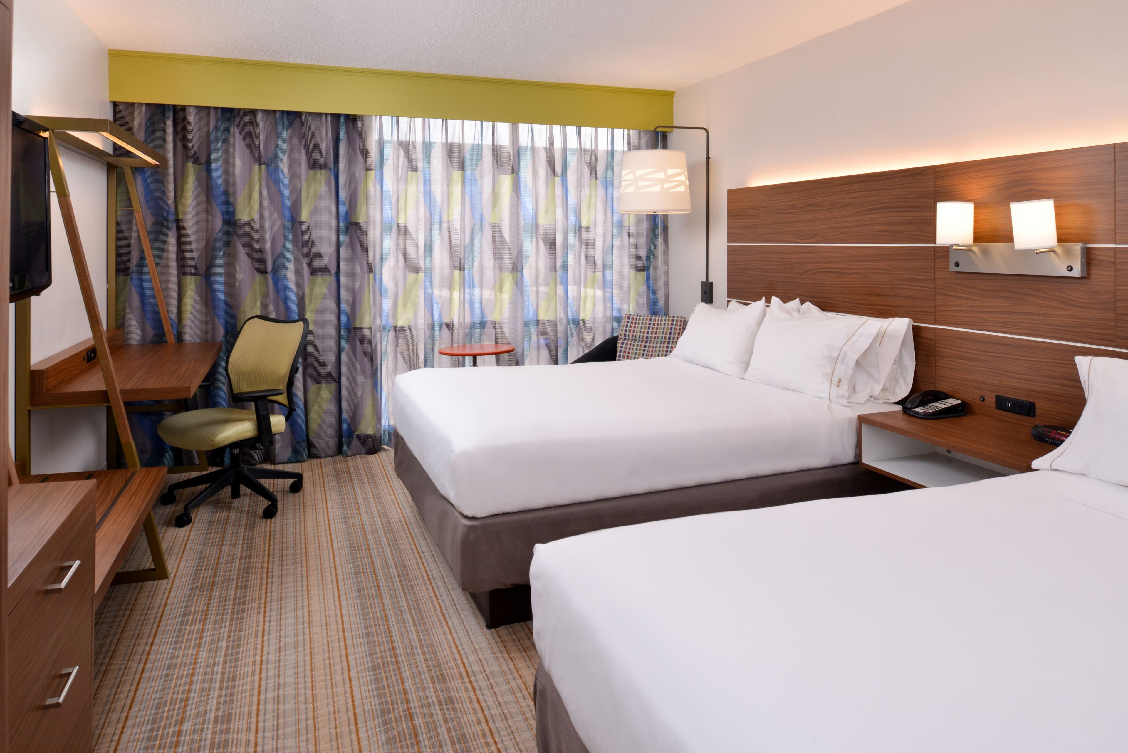 Holiday Inn Express & Suites Springfield — 31