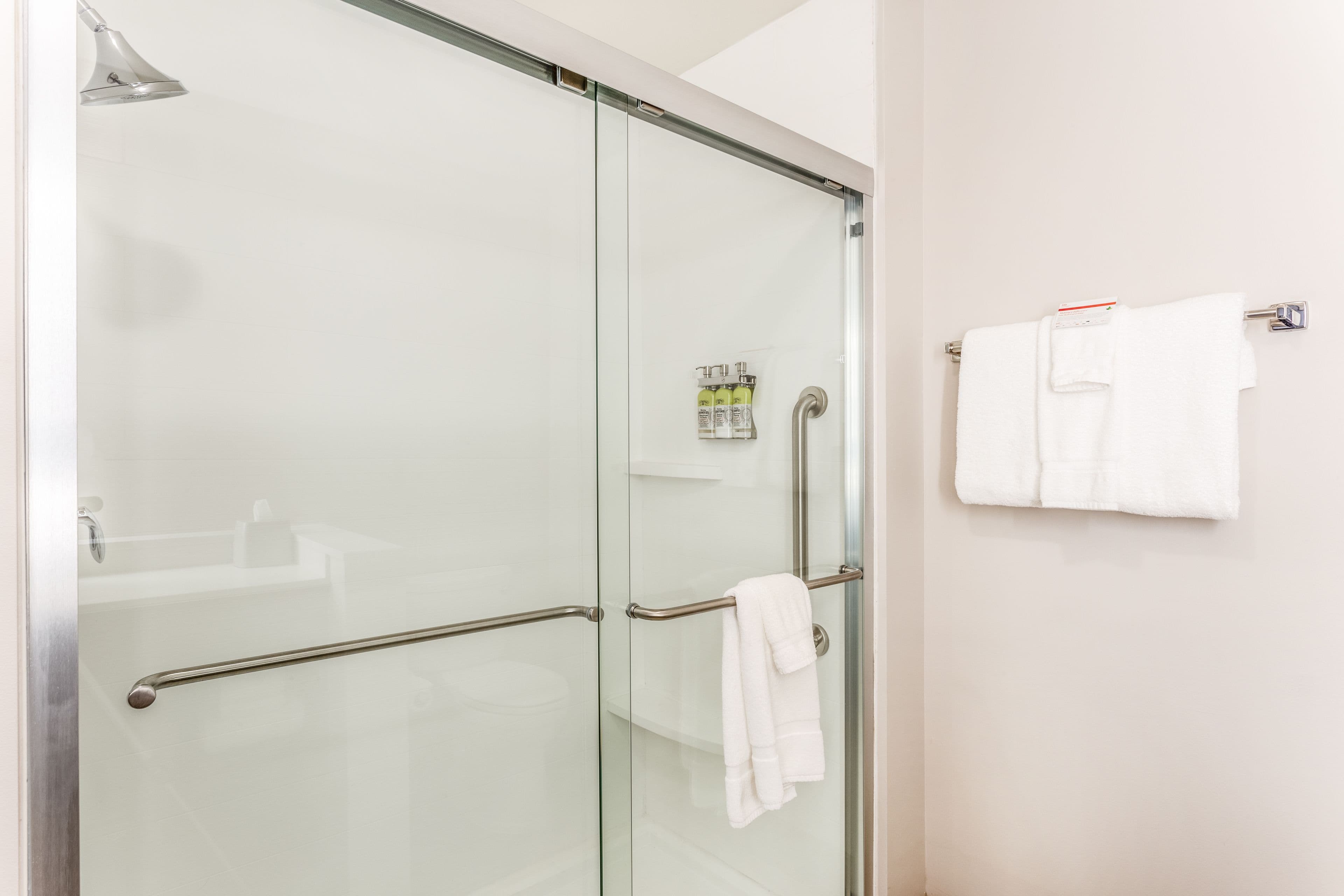 Holiday Inn Express & Suites Springfield North — 7