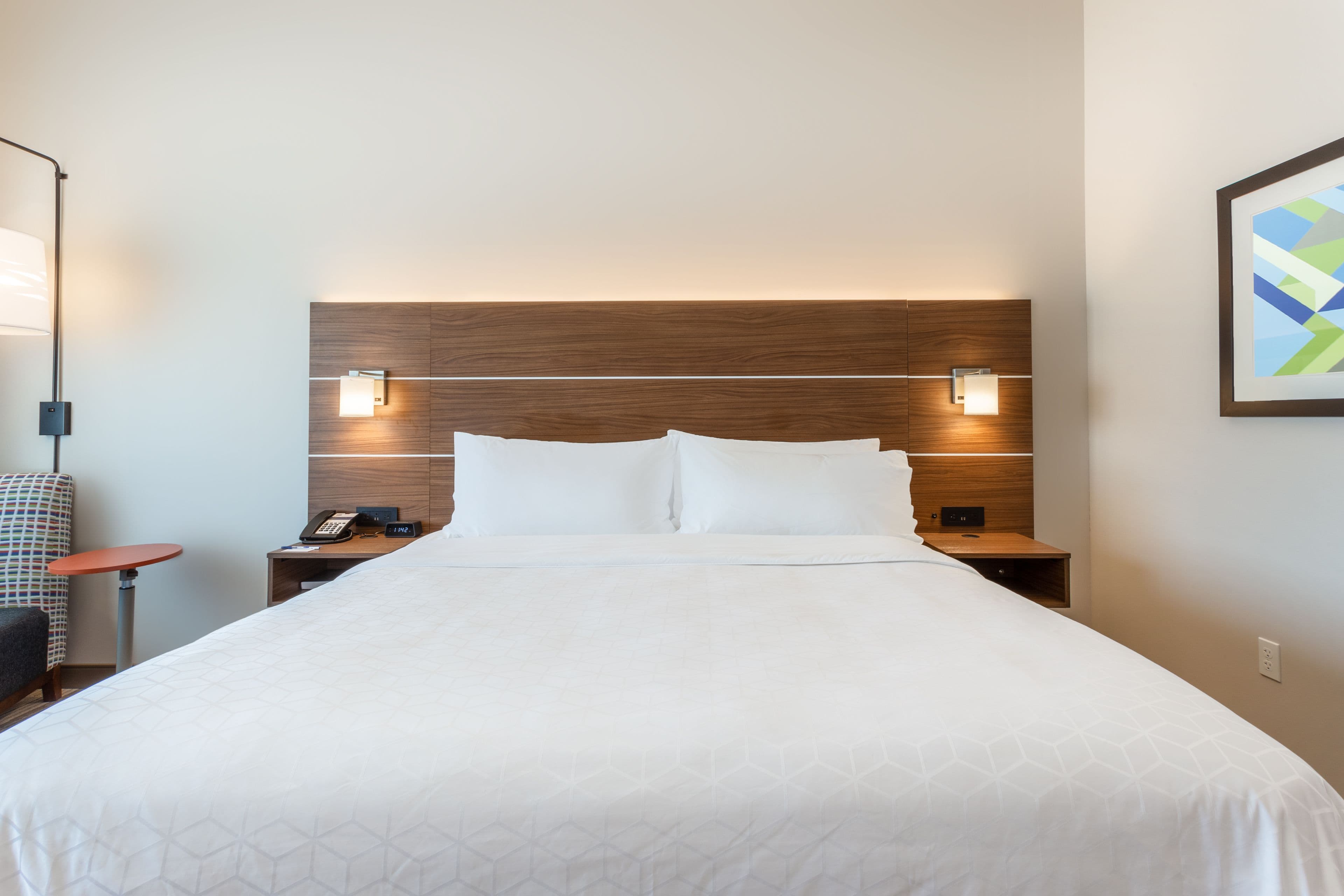 Holiday Inn Express & Suites Springfield North — 6