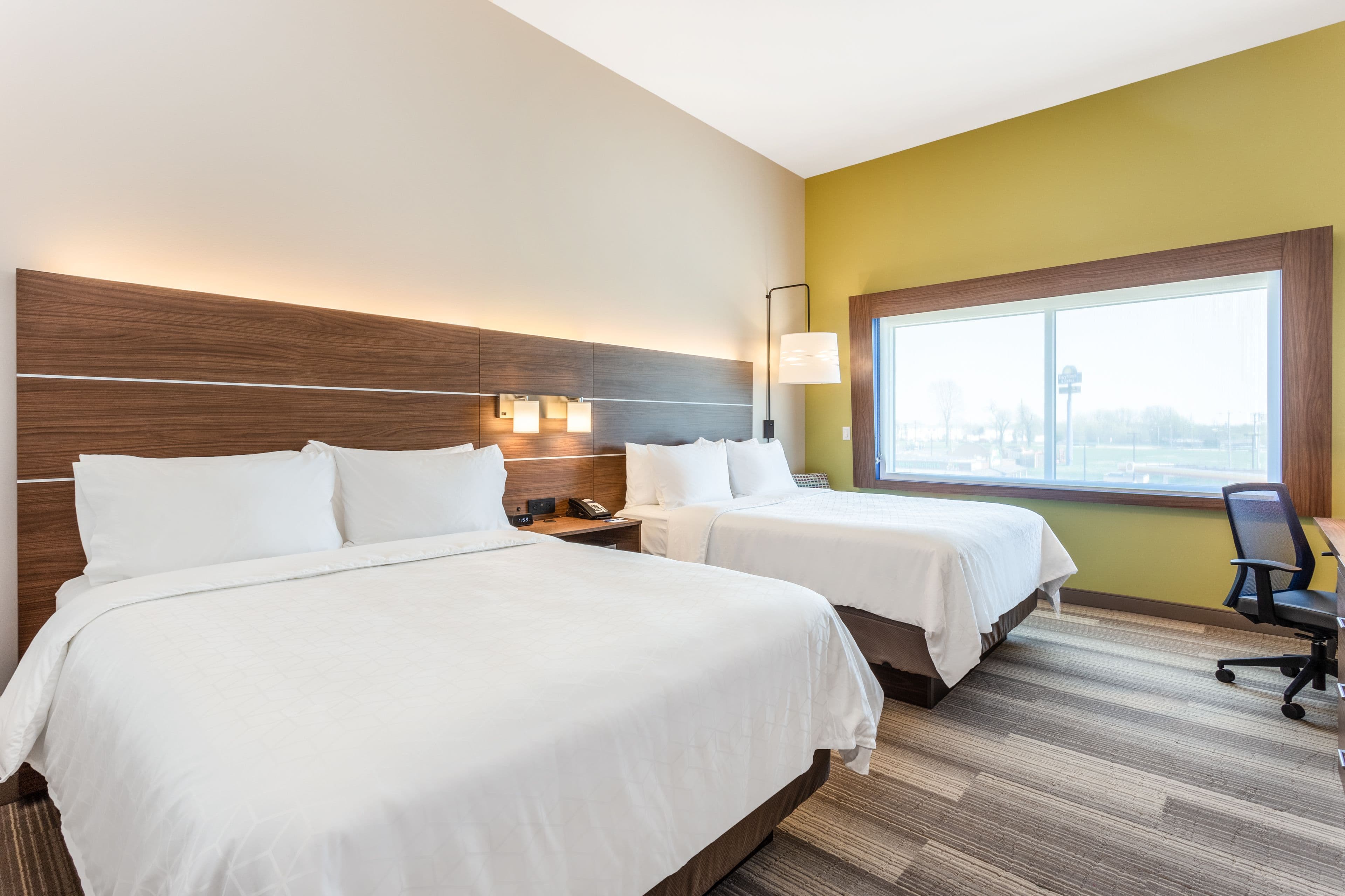 Holiday Inn Express & Suites Springfield North — 22