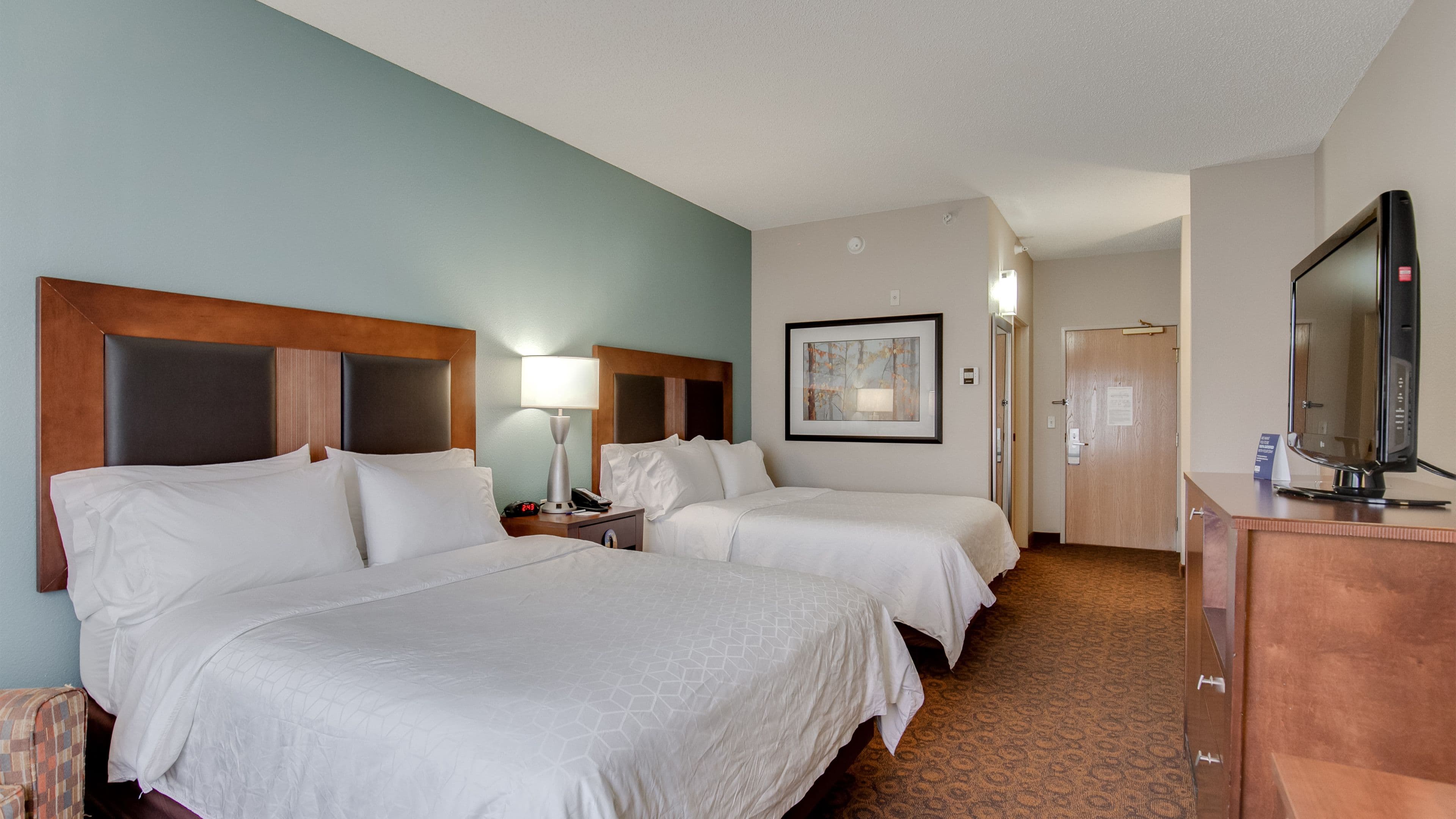 Holiday Inn Express & Suites St. Cloud — 7