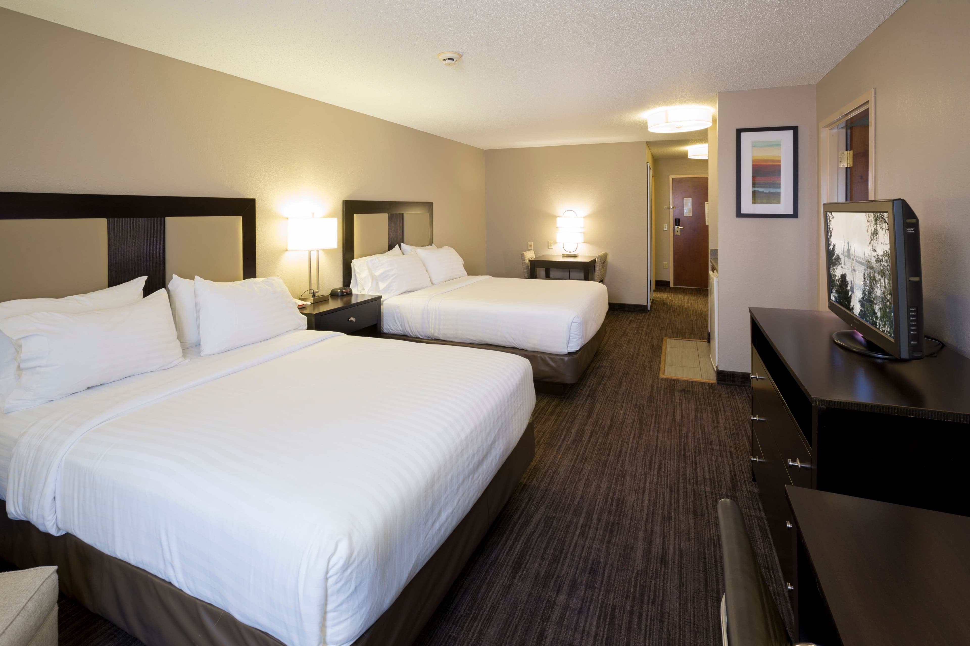 Holiday Inn Express & Suites St. Joseph Lakefront — 8