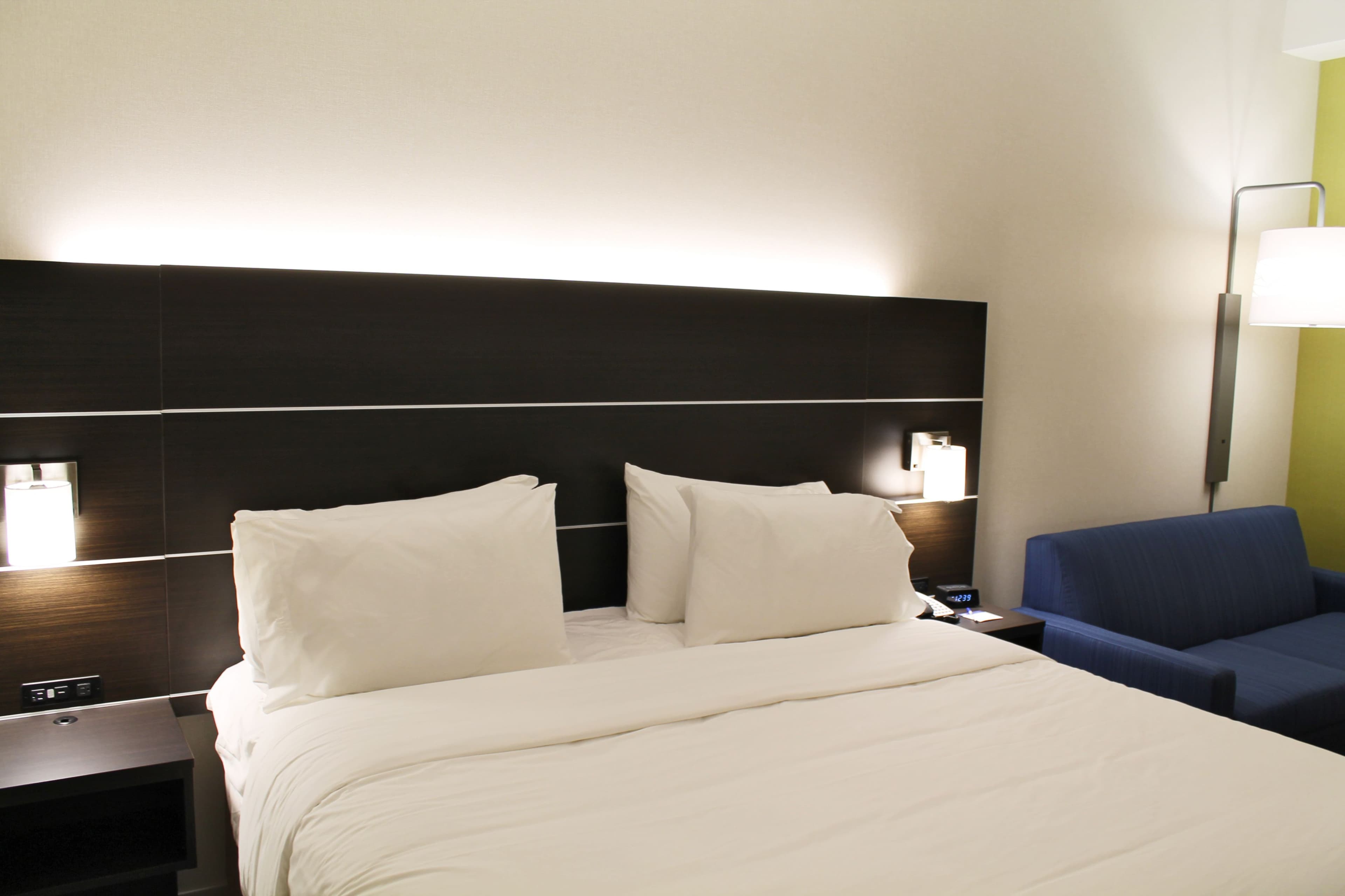 Holiday Inn Express & Suites St. Louis South - I-55 — 8
