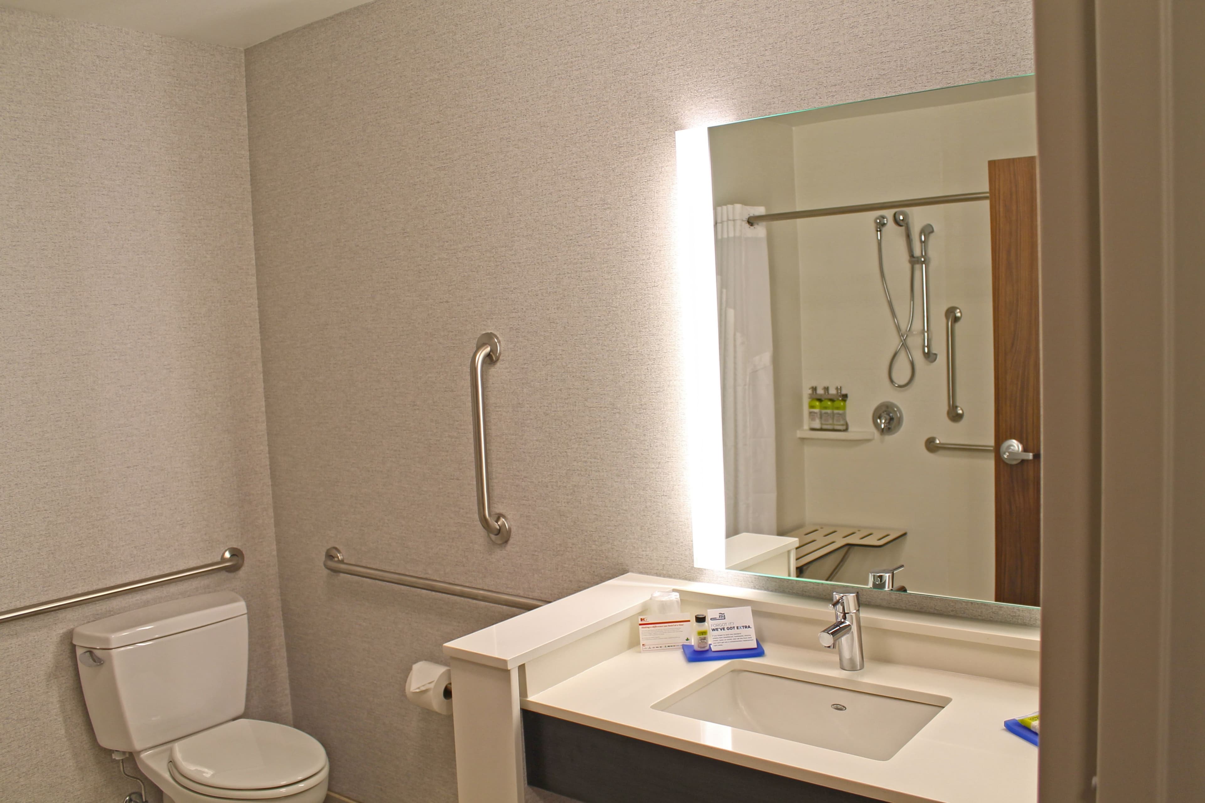Holiday Inn Express & Suites St. Louis South - I-55 — 11