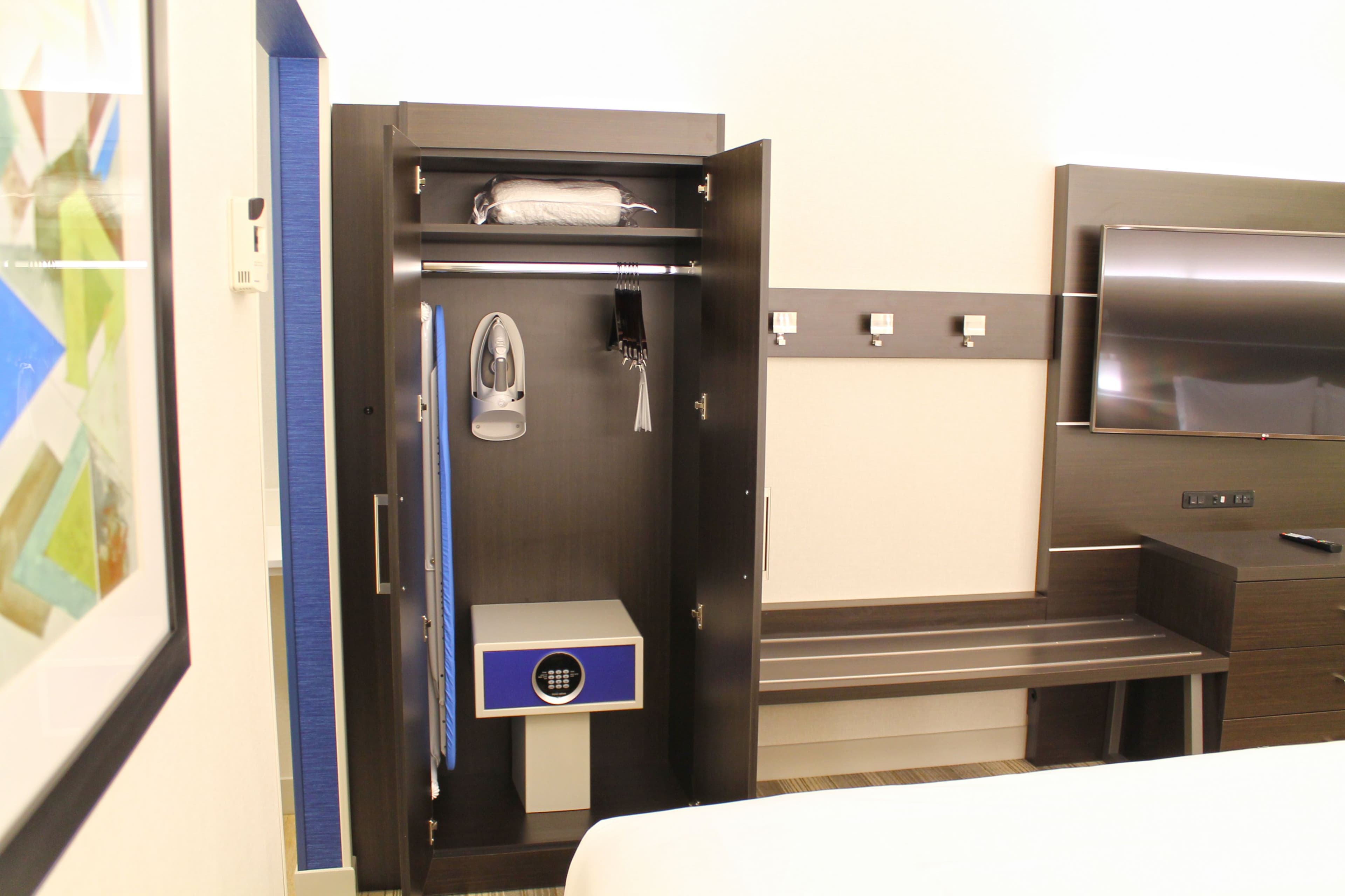 Holiday Inn Express & Suites St. Louis South - I-55 — 6