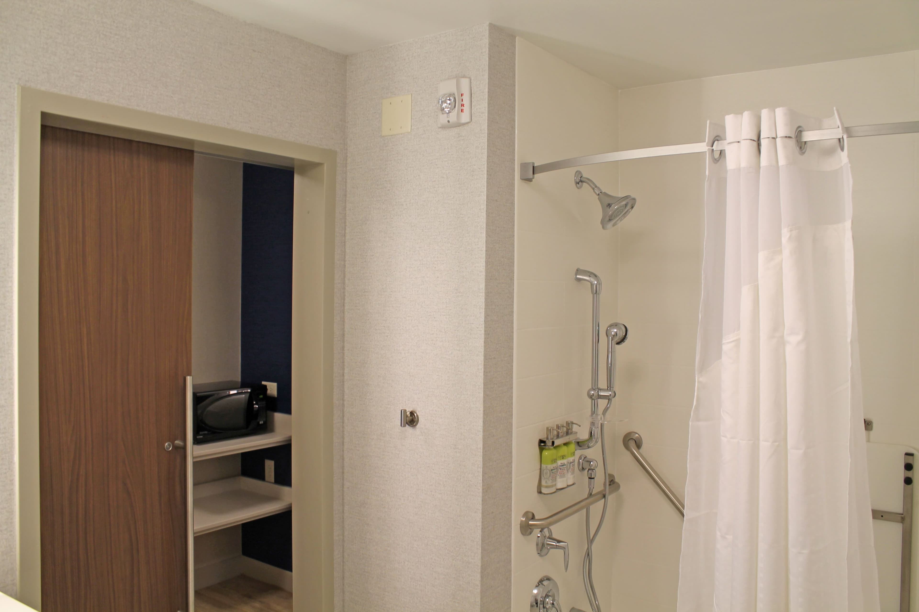 Holiday Inn Express & Suites St. Louis South - I-55 — 37