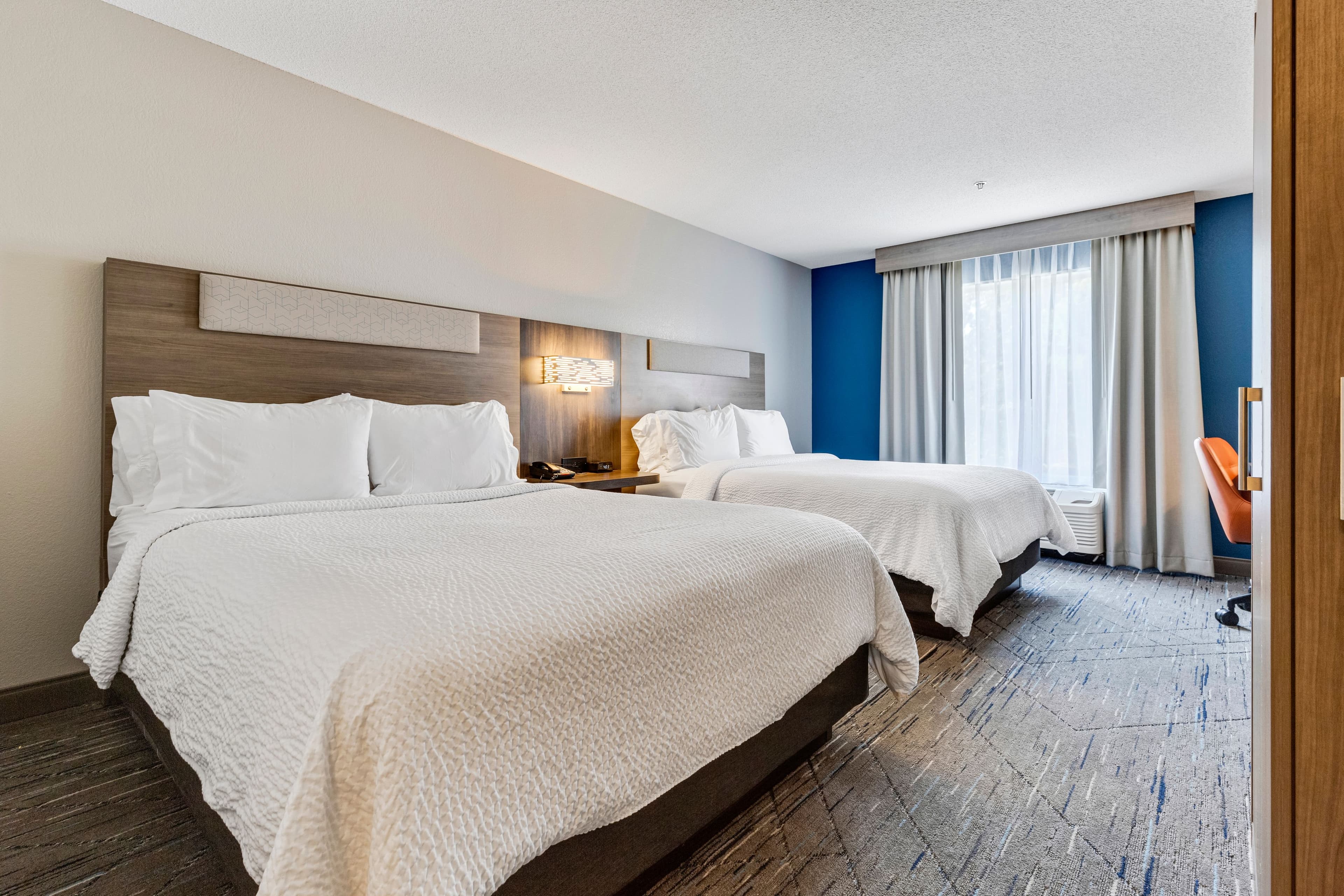 Holiday Inn Express & Suites Starkville — 9