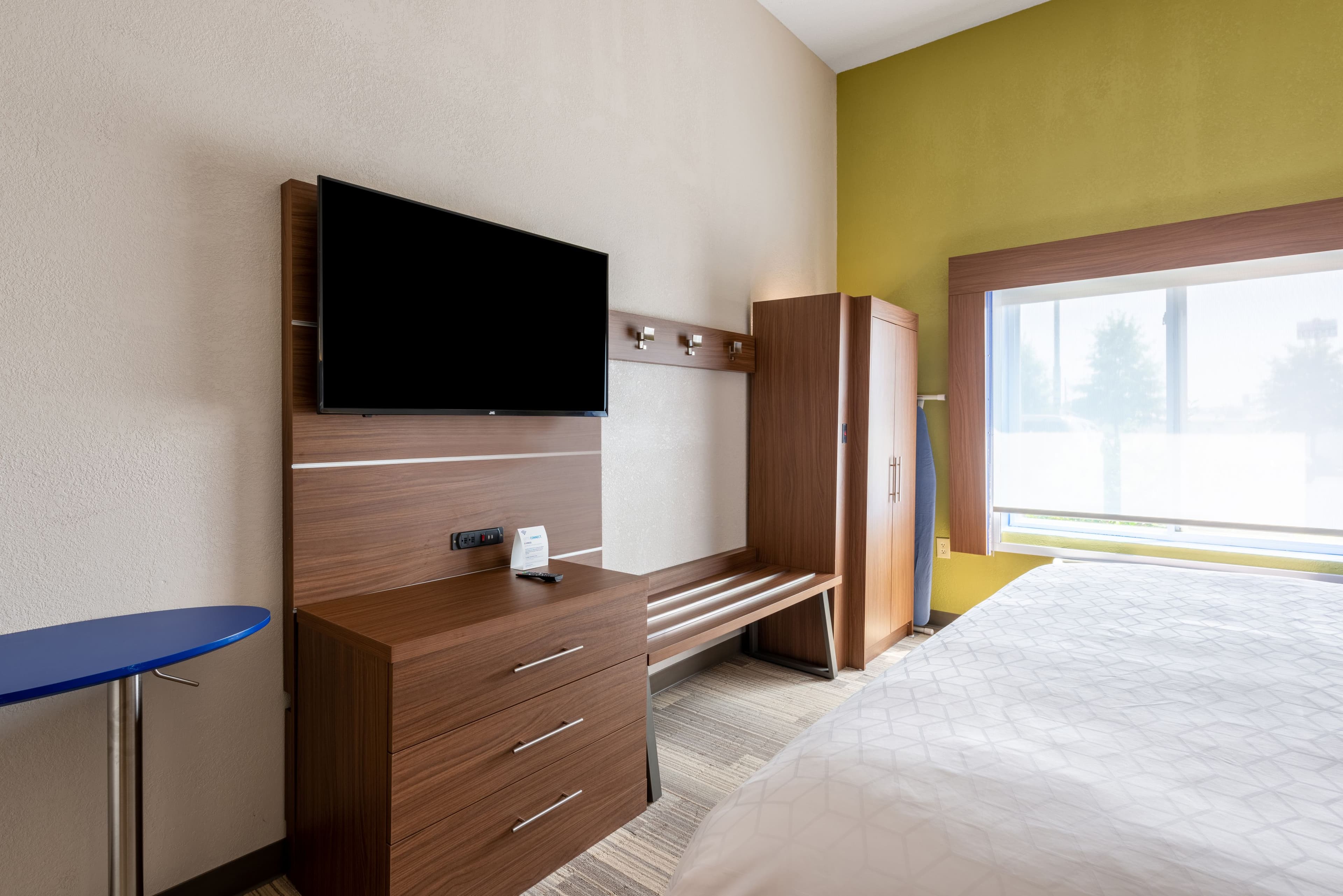 Holiday Inn Express & Suites Statesville — 17