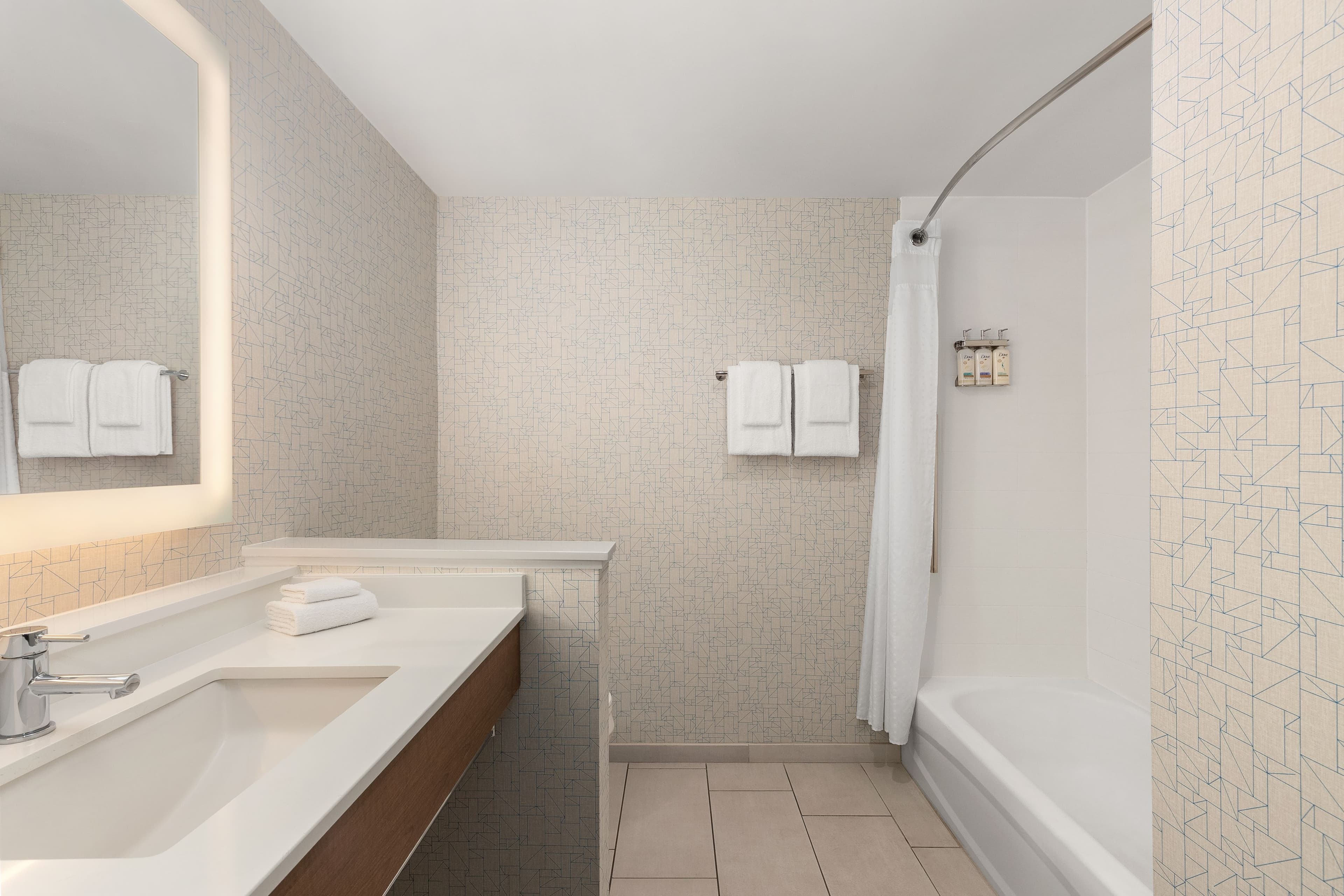 Holiday Inn Express & Suites Staunton — 5