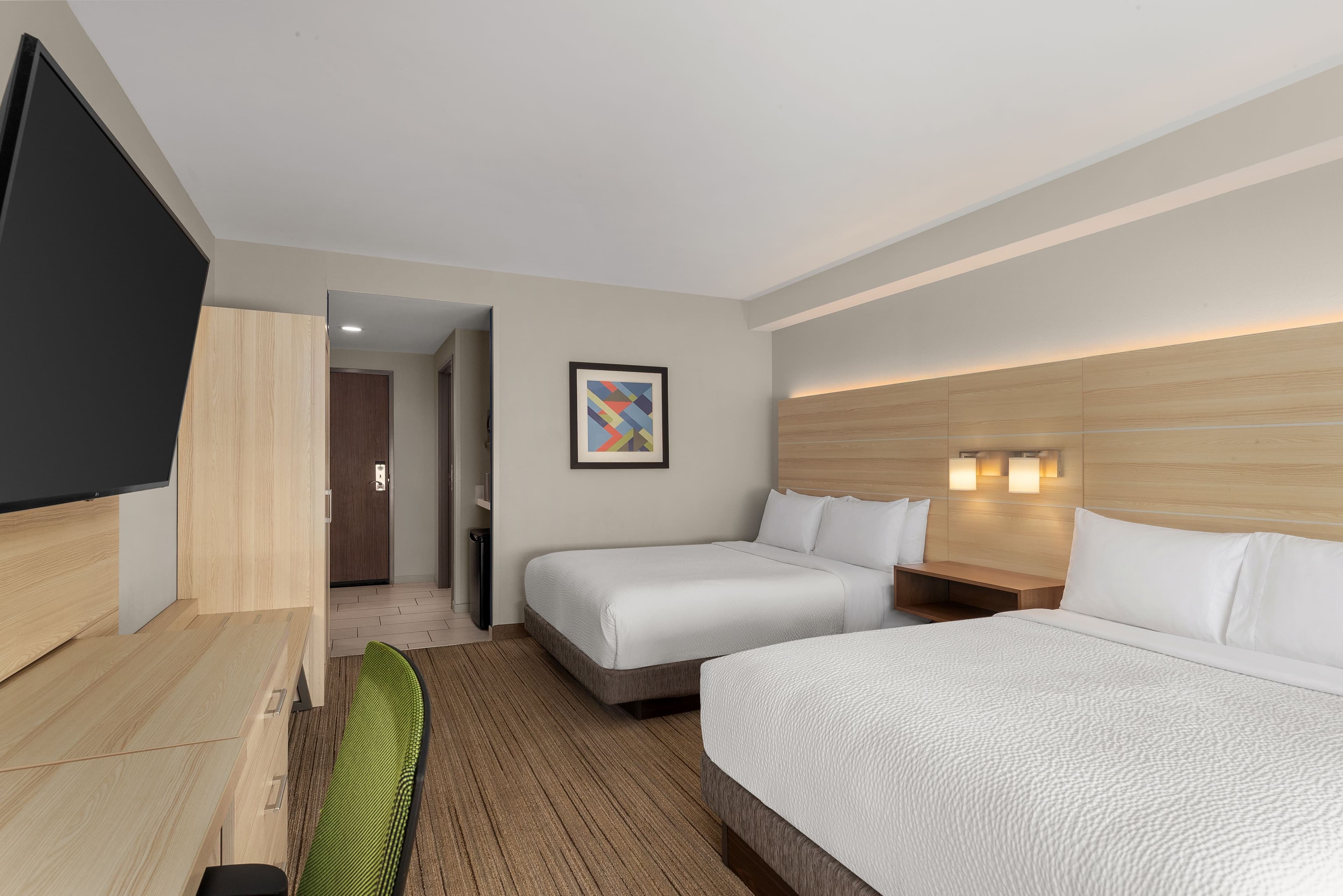 Holiday Inn Express & Suites Staunton — 7