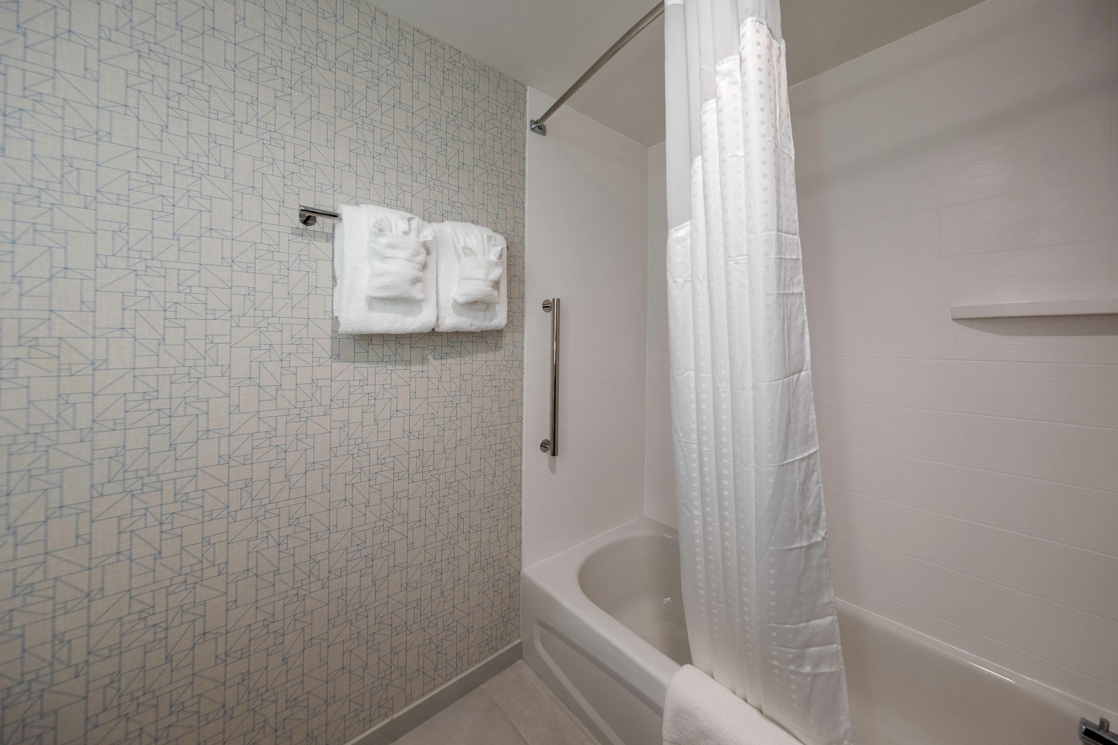 Holiday Inn Express & Suites Staunton — 22